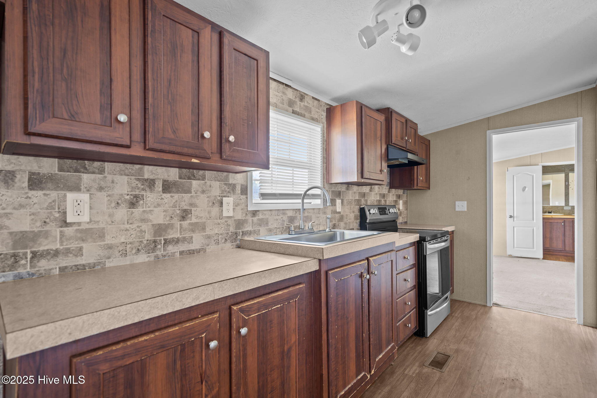 120 8th Street Property Photo 15
