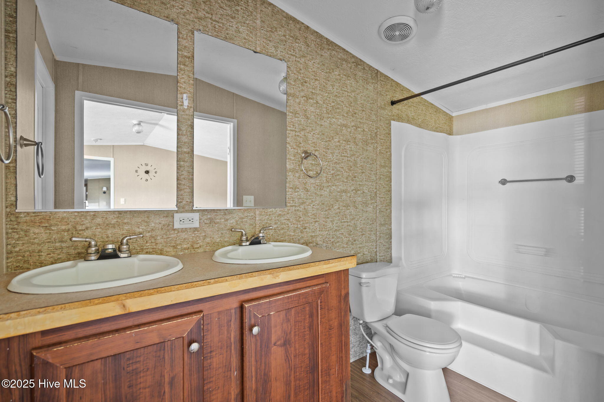 120 8th Street Property Photo 22