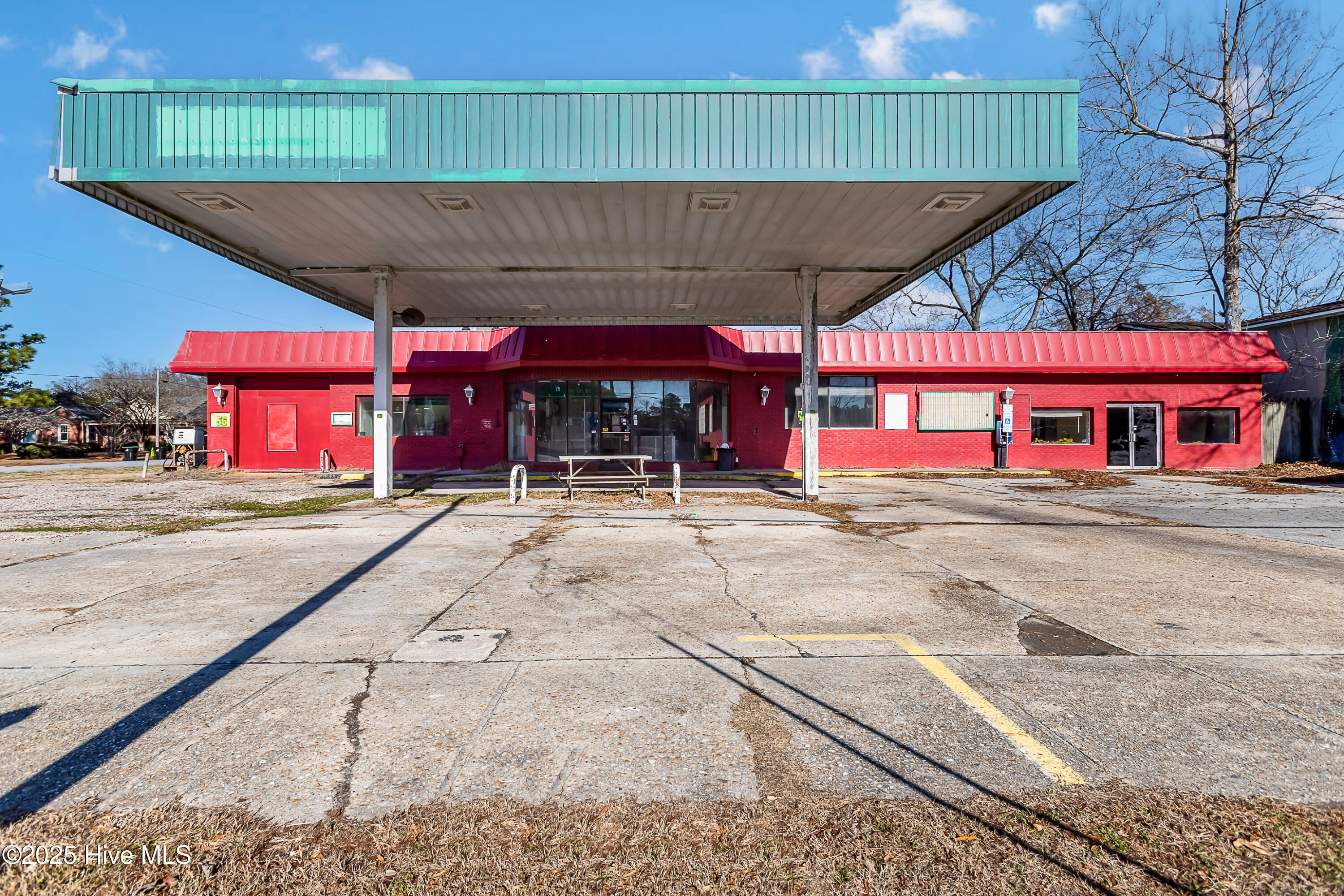 101 E Jones Street Property Photo 1