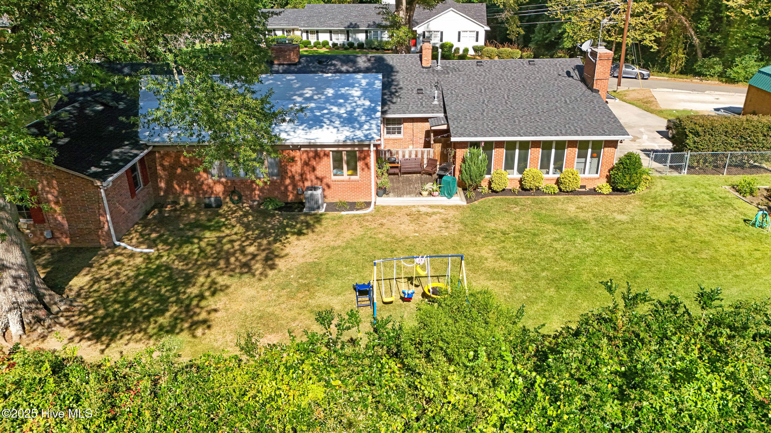 321 Circle Drive Property Photo 5