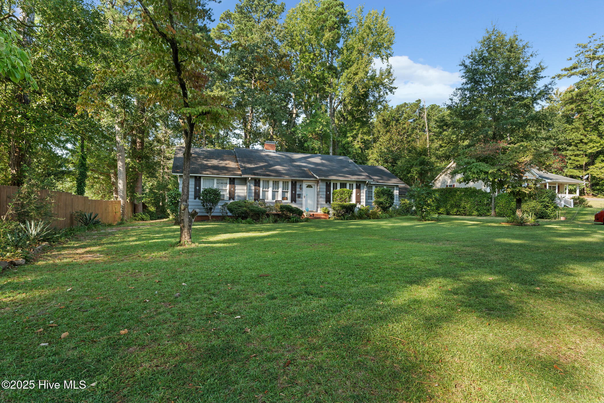 515 N Pine Lane Property Photo 1