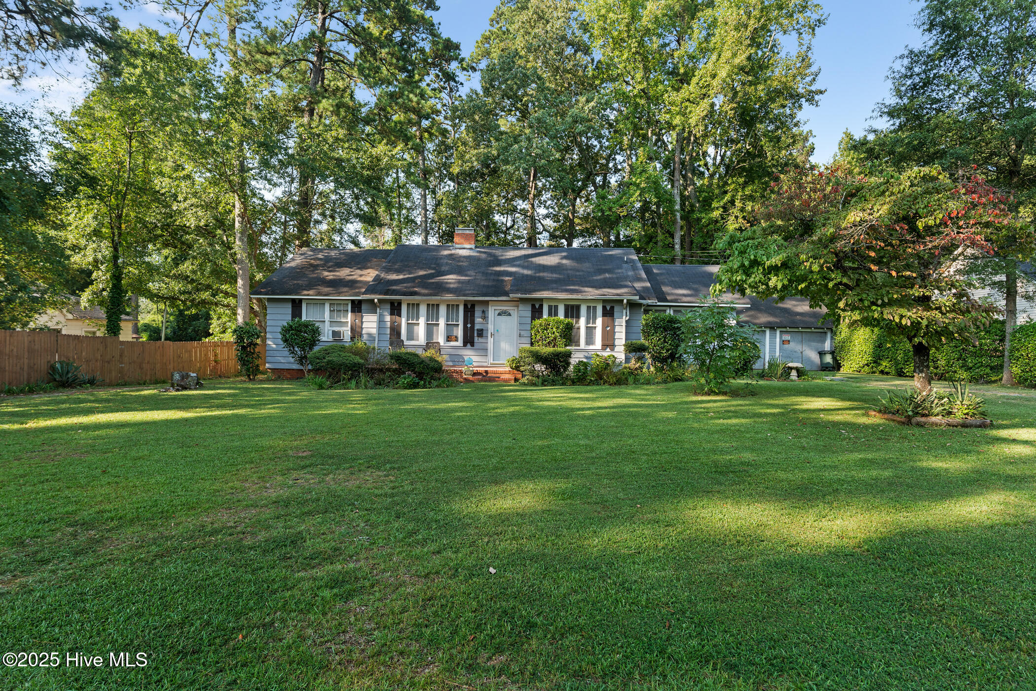 515 N Pine Lane Property Photo 2