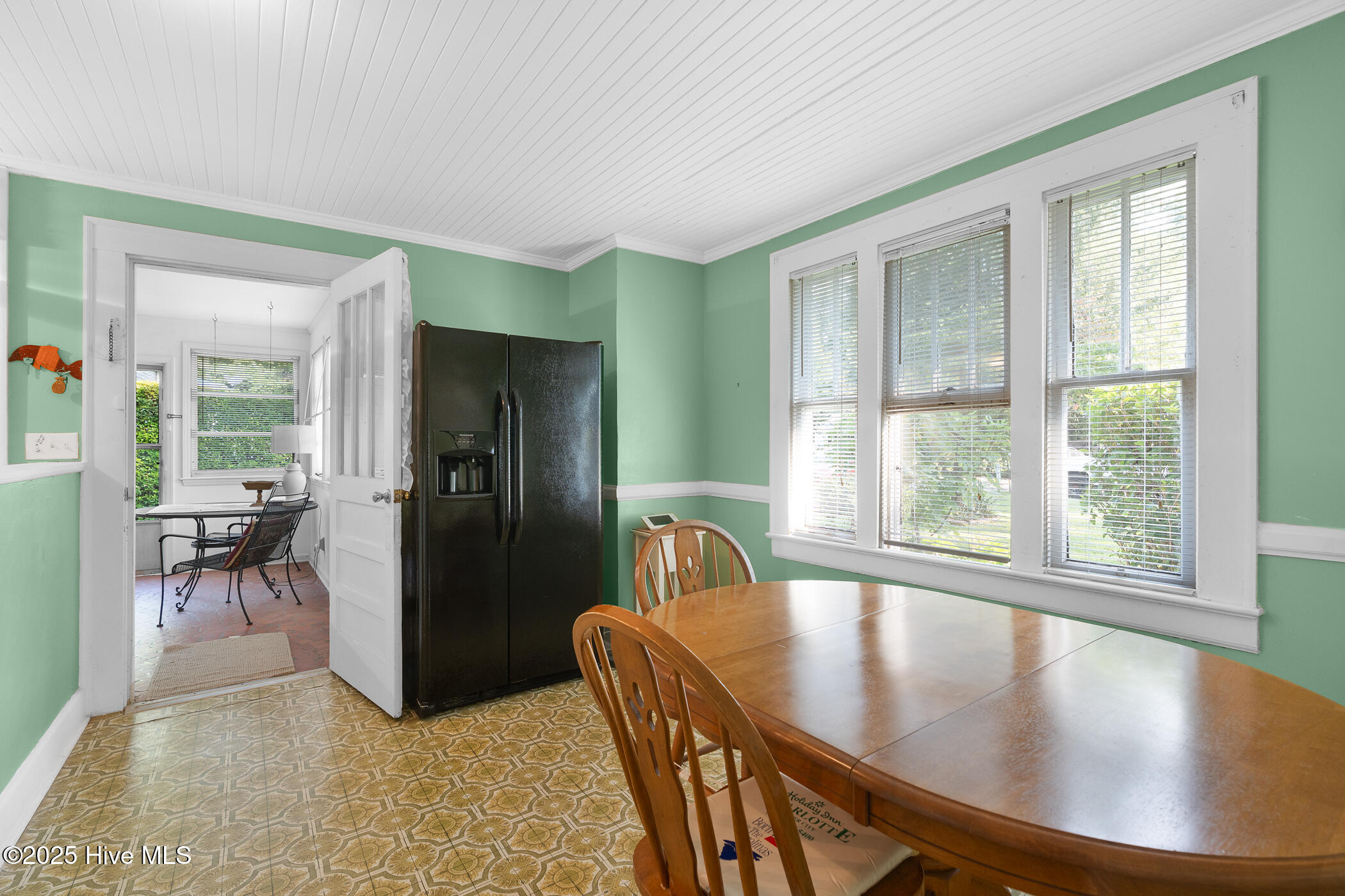 515 N Pine Lane Property Photo 9