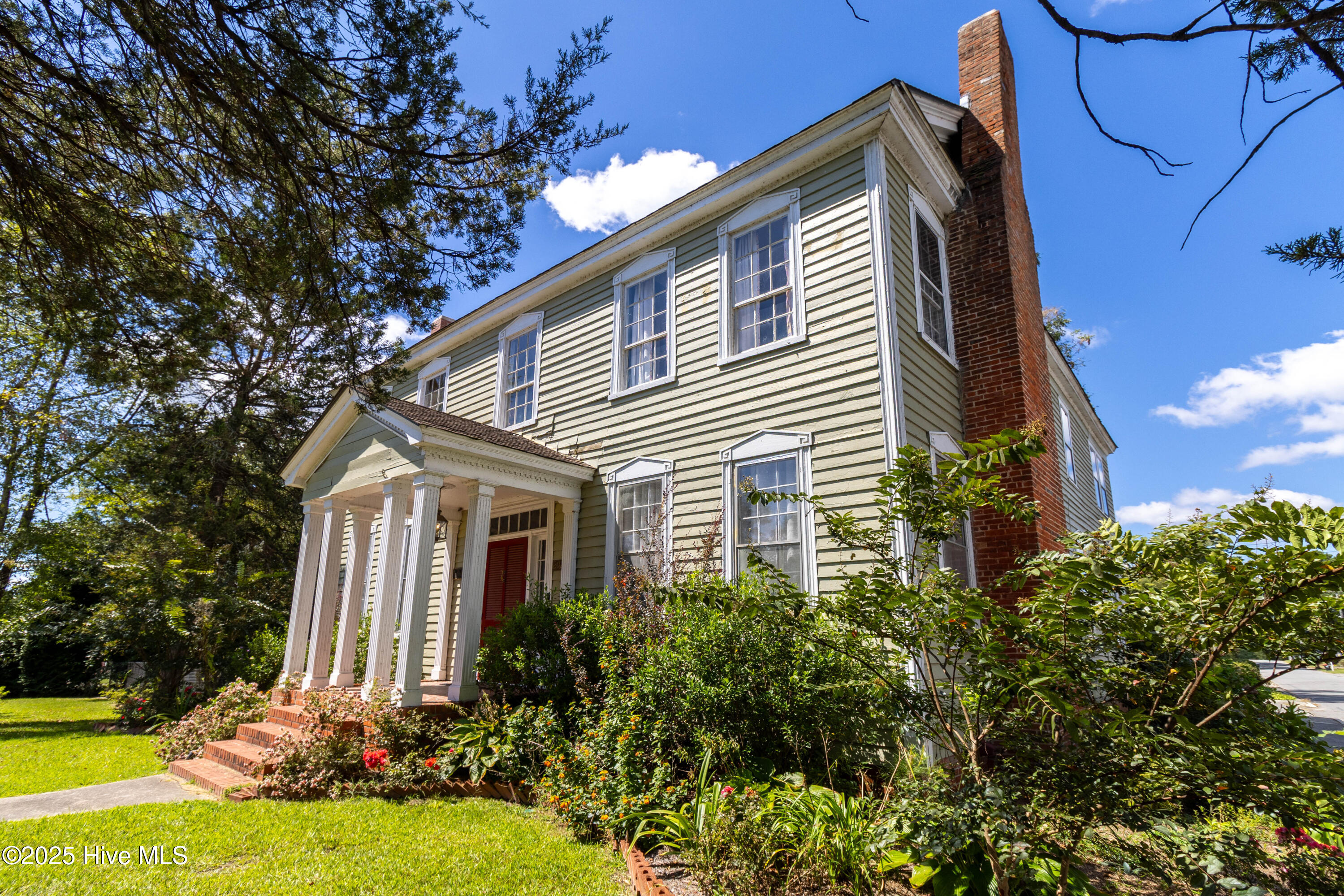 202 S Main Street Property Photo 1