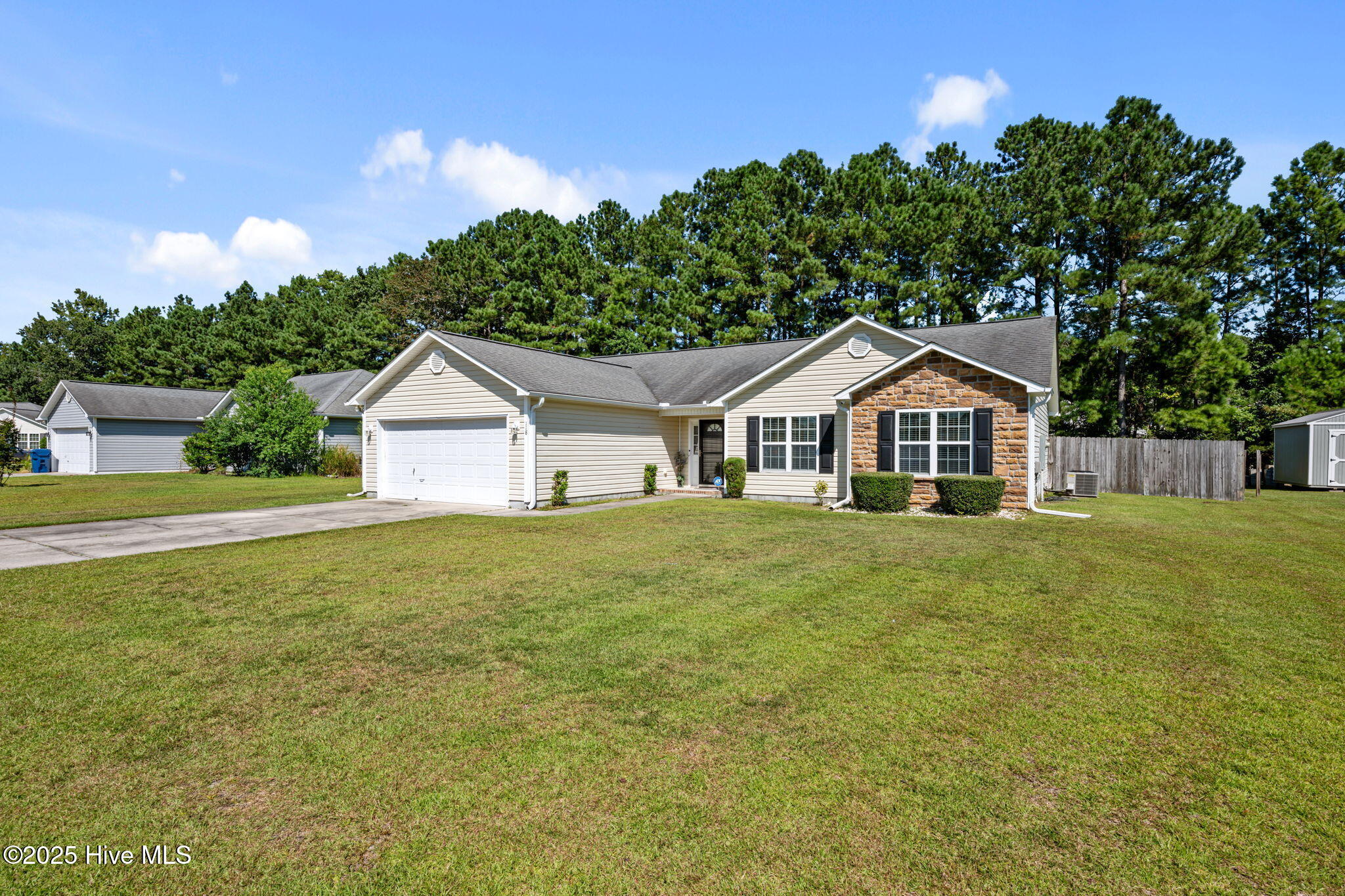 118 Joseph Drive Property Photo 1