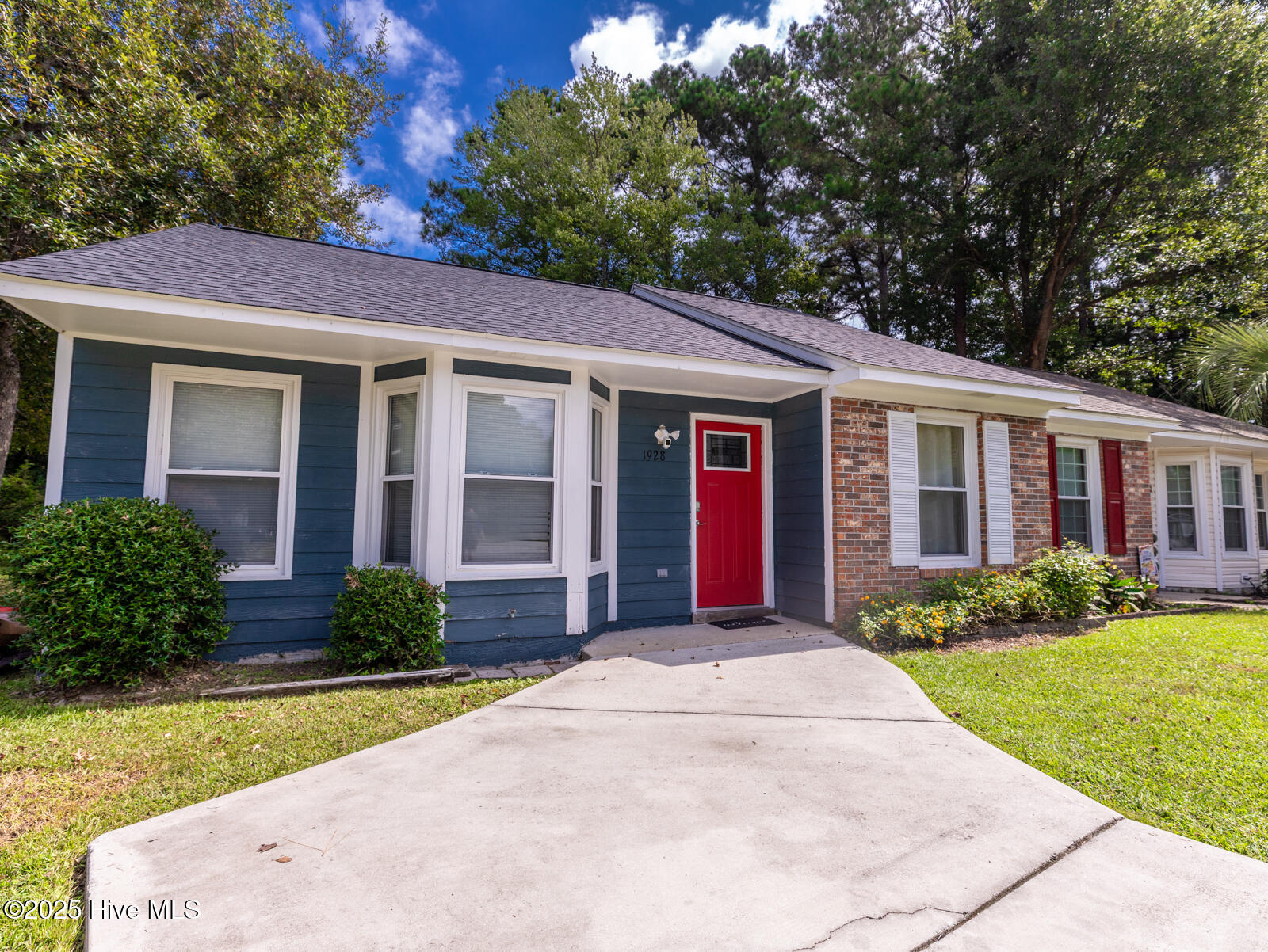 1928 Greenstone Court Property Photo 1