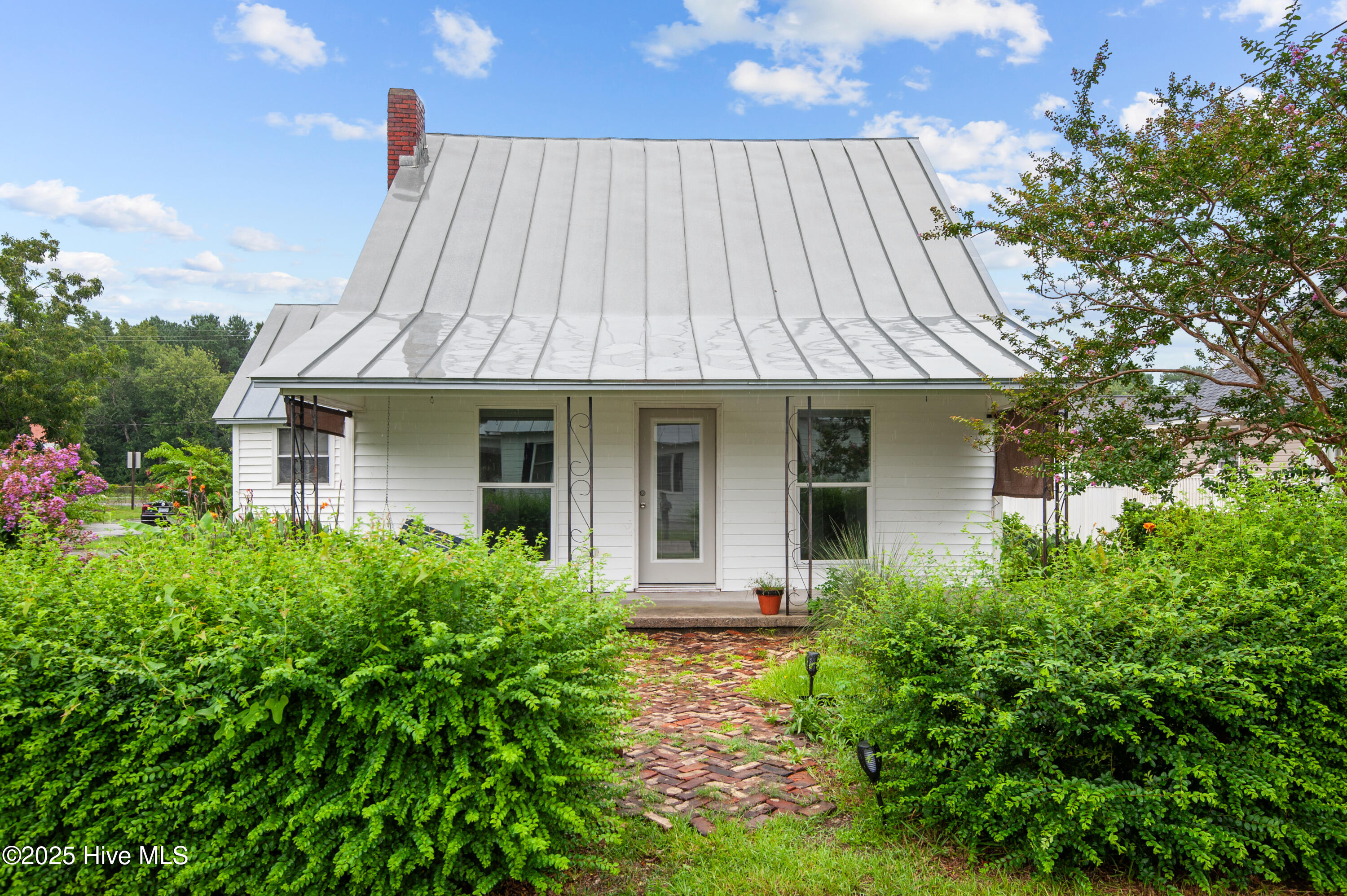 814 C Street Property Photo 1