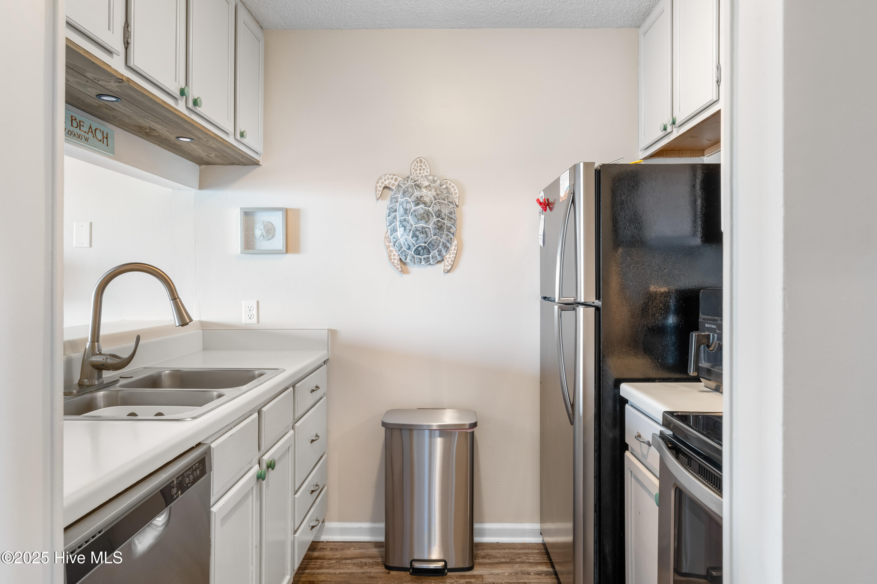 200 S Lake Park Boulevard S 3b Property Photo 4