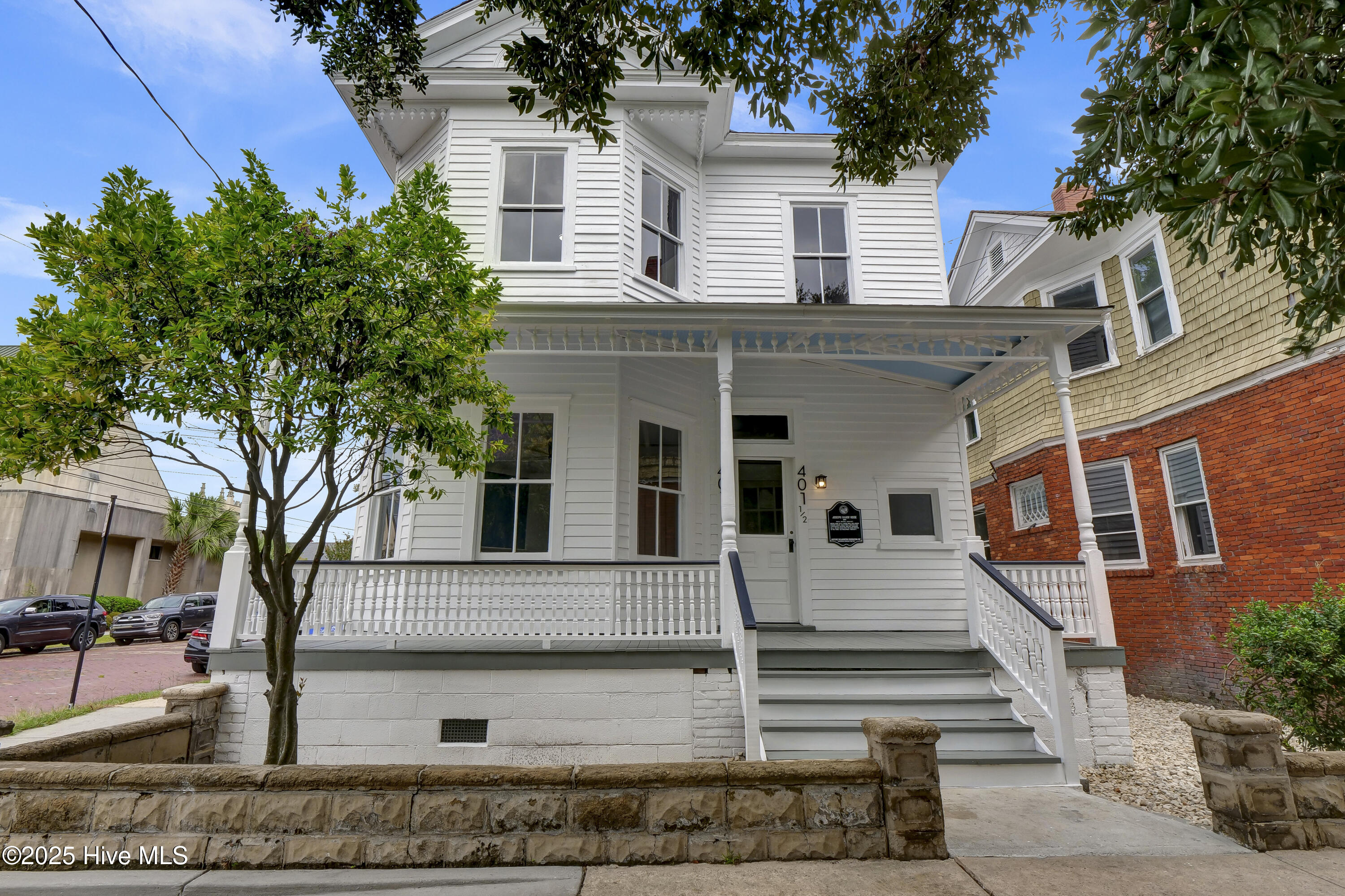 401 Dock Street Property Photo 1