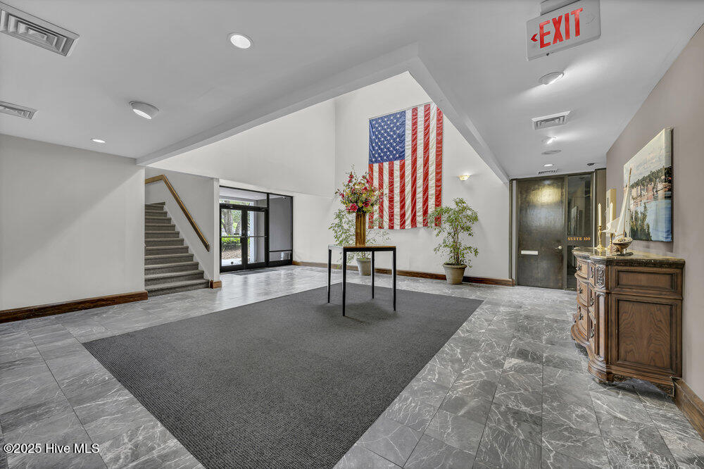 5041 New Centre Drive Property Photo 4