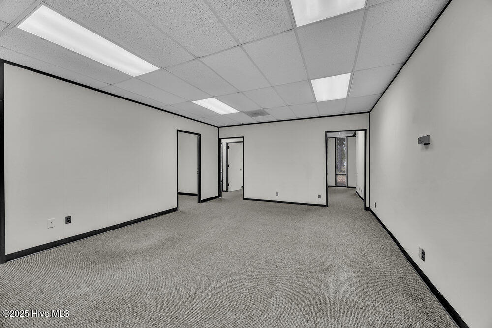 5041 New Centre Drive Property Photo 7