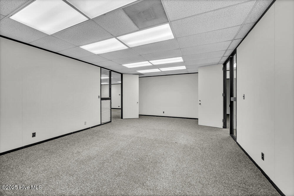 5041 New Centre Drive Property Photo 10