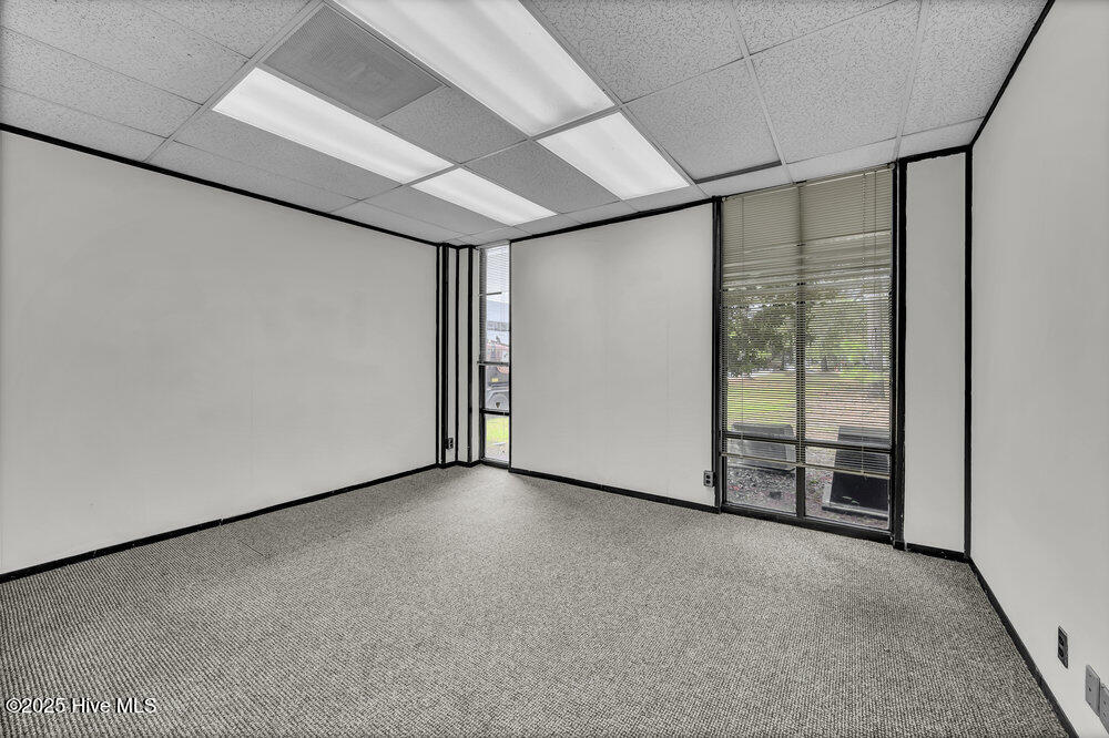 5041 New Centre Drive Property Photo 11