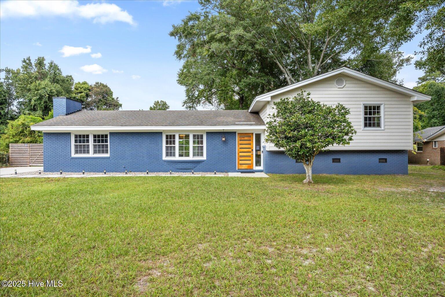 214 W Bedford Road Property Photo 1
