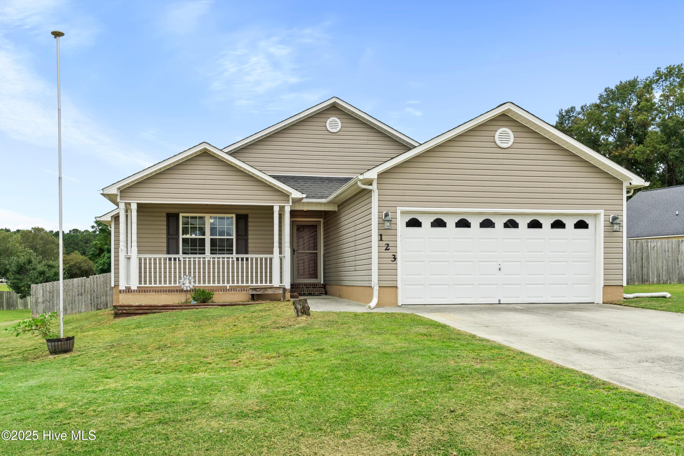 123 Silver Queen Lane Property Photo 1