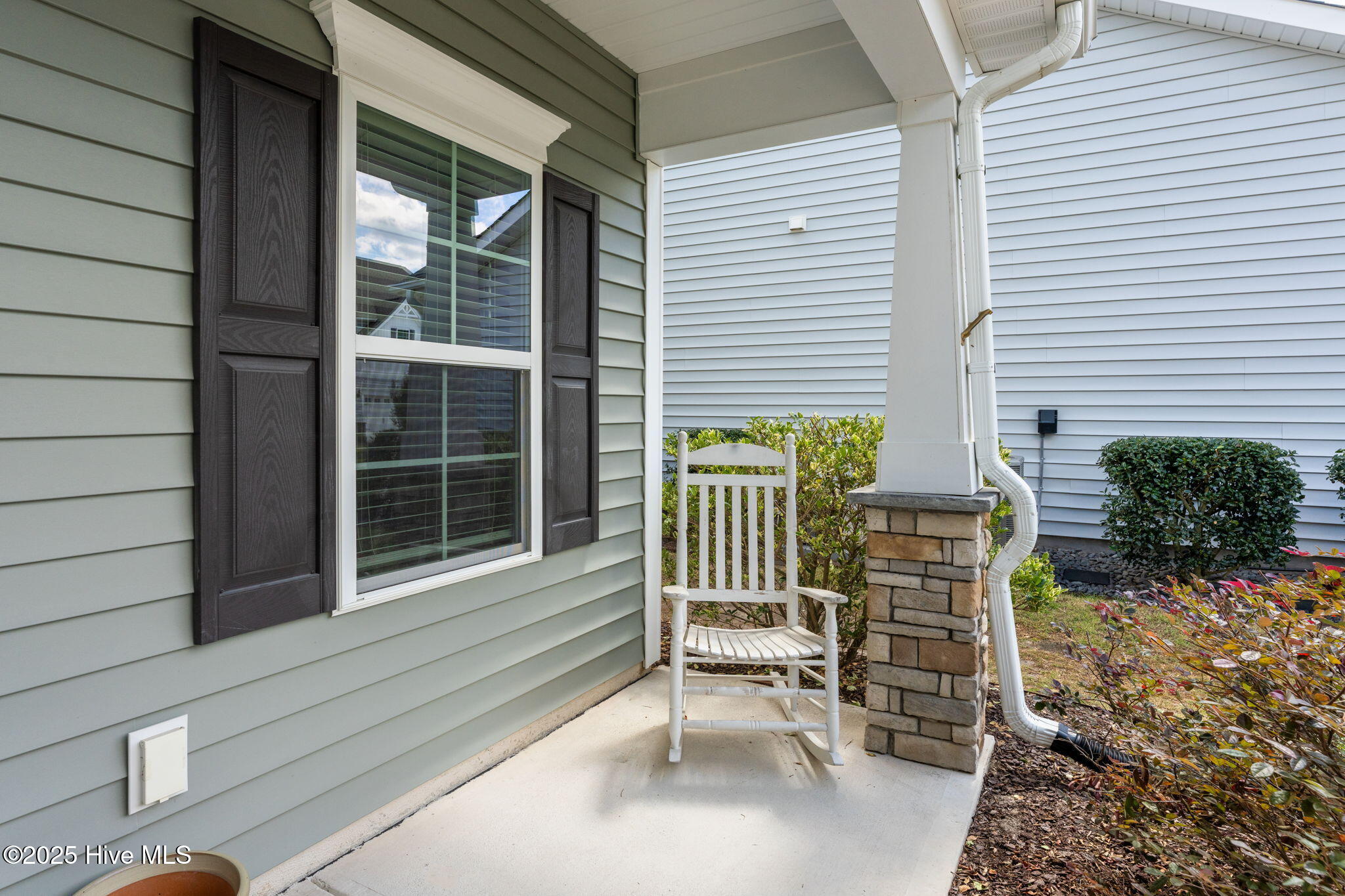 176 Collins Way Property Photo 3