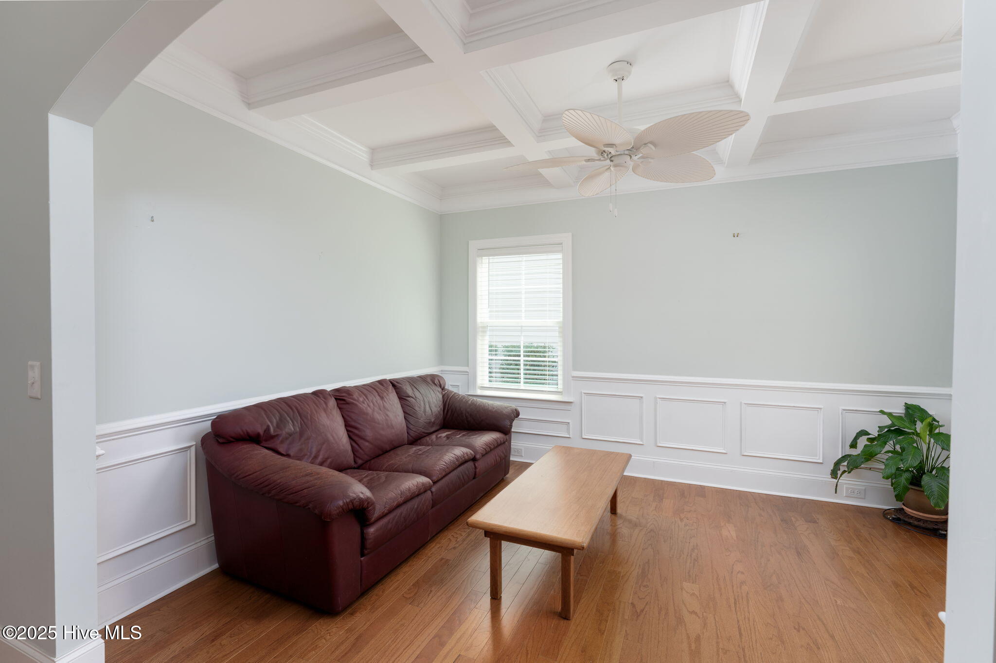 176 Collins Way Property Photo 4