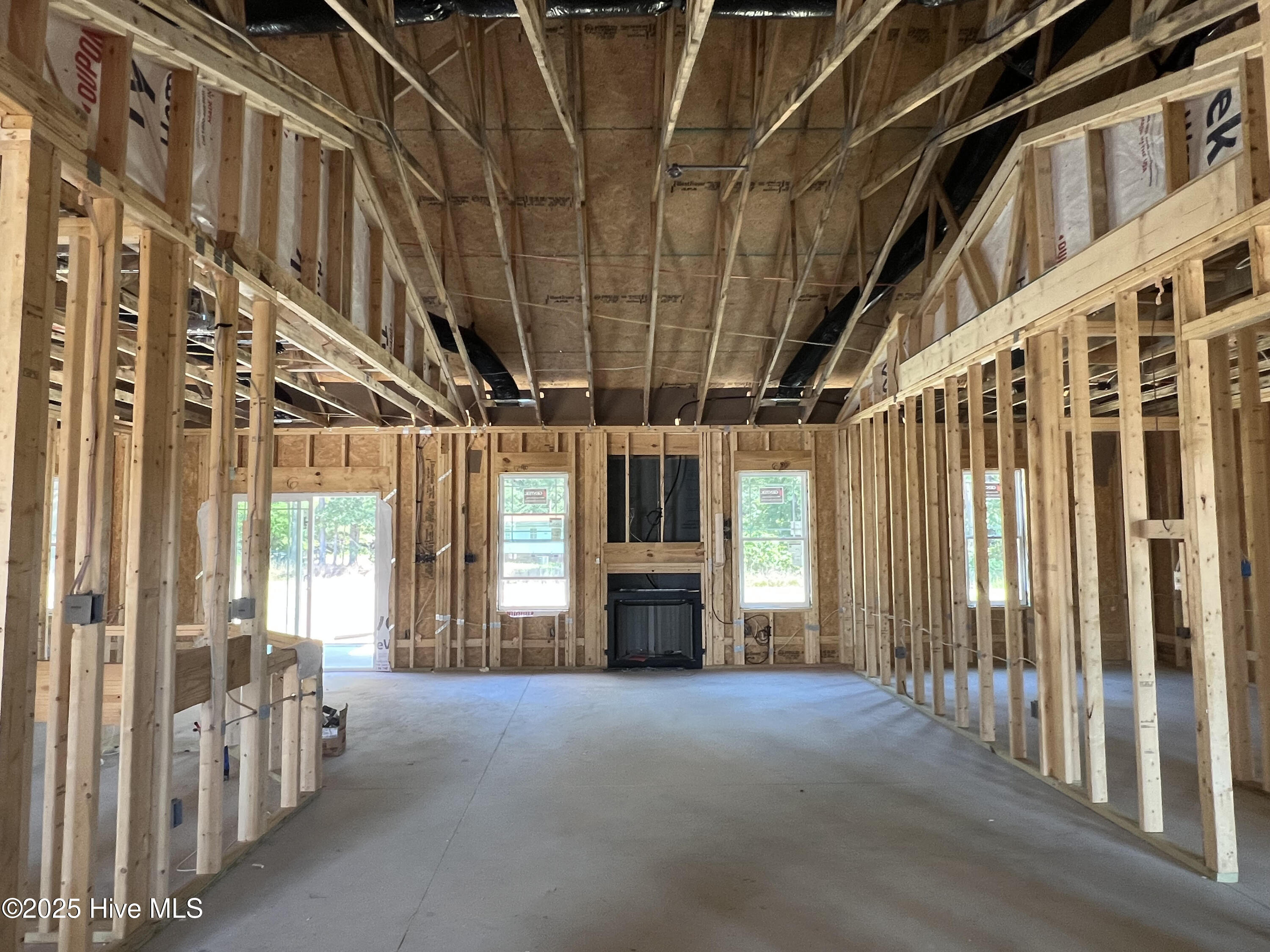 105 Lynn Lane Property Photo 2