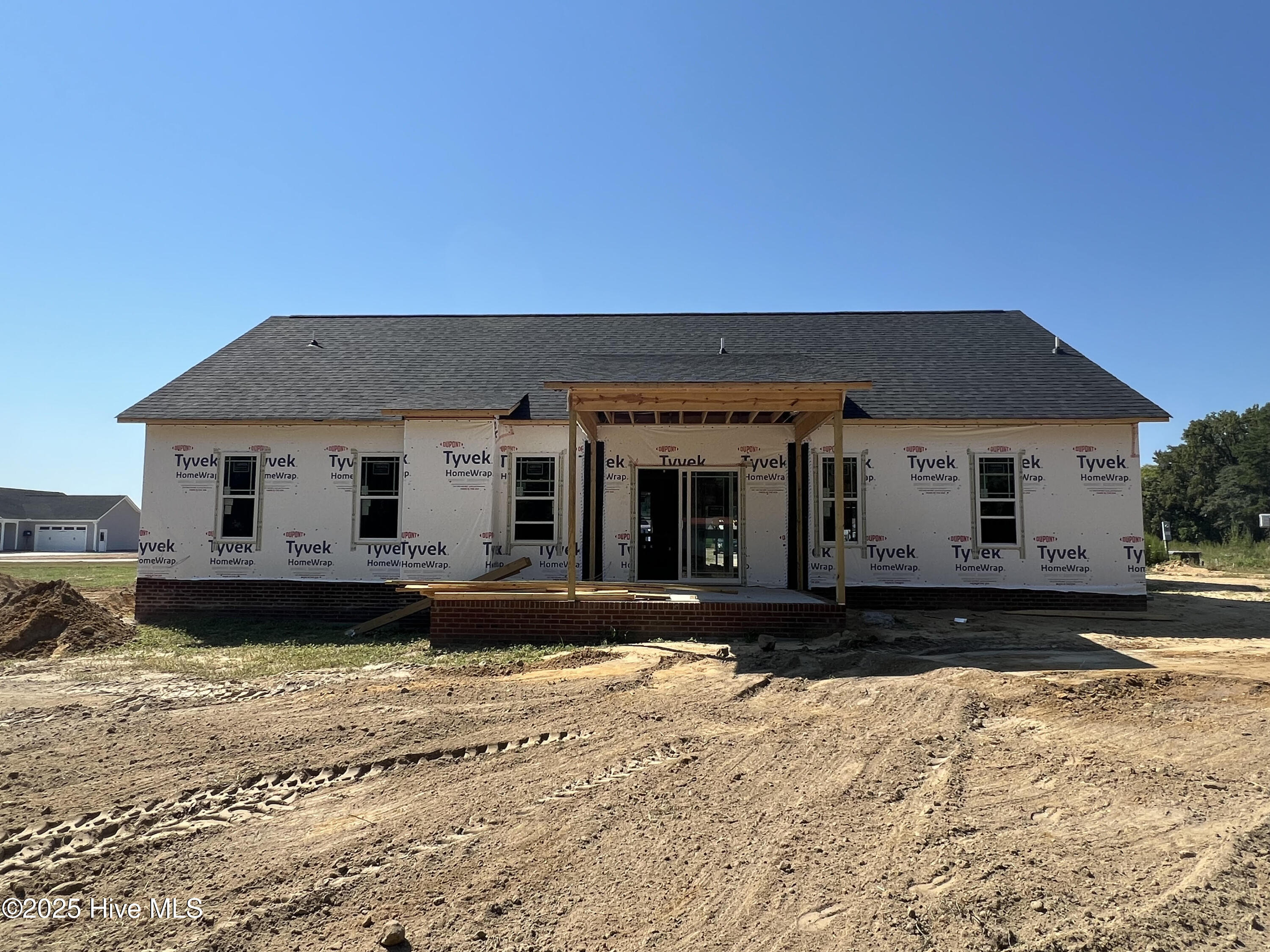 105 Lynn Lane Property Photo 4
