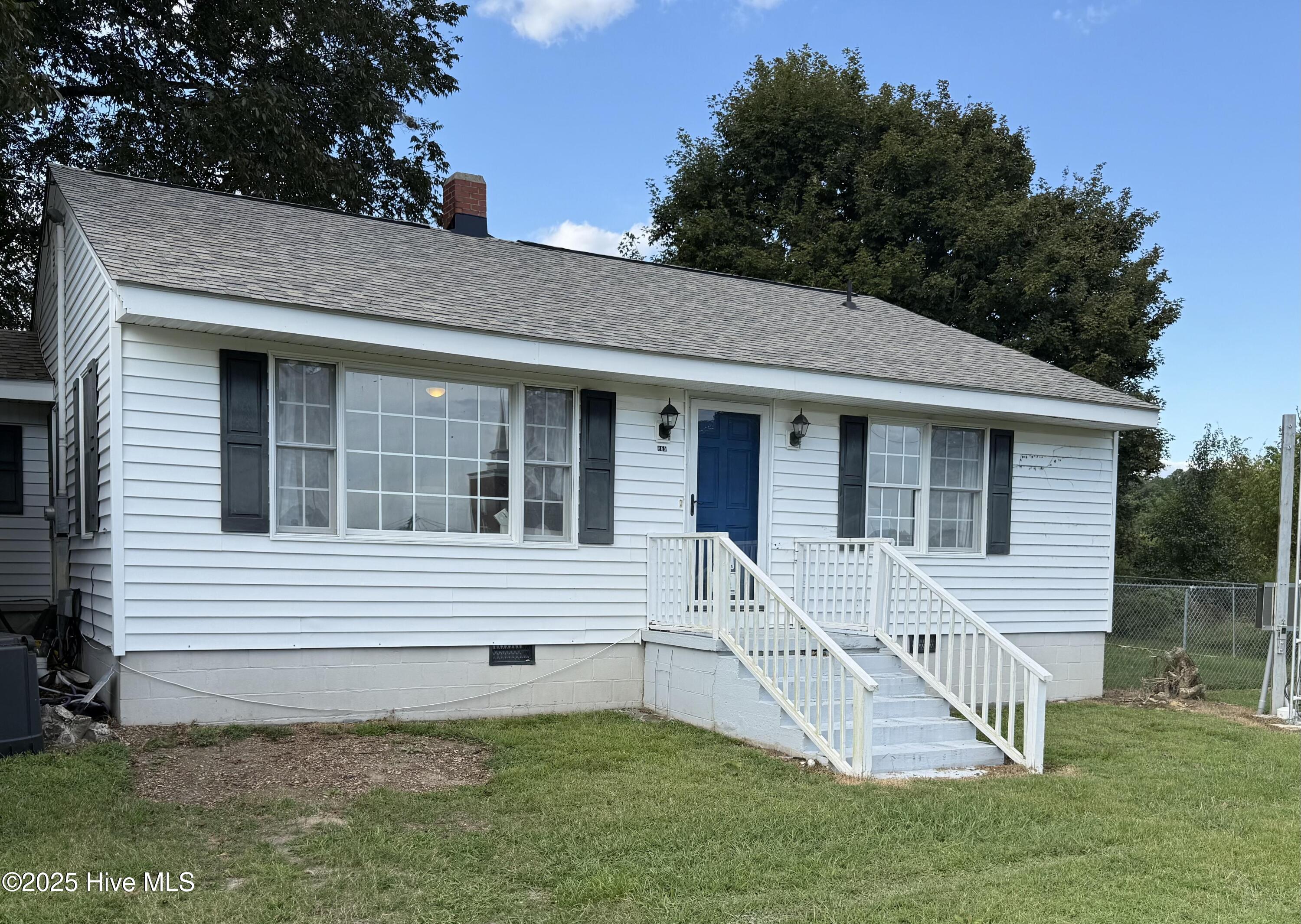 865 Pine Ridge Road Property Photo 1