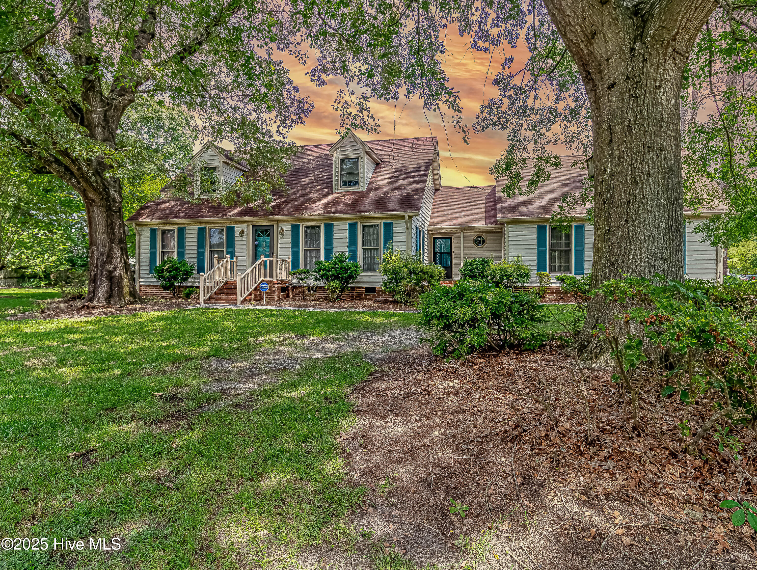 206 Maplewood Drive Property Photo 1