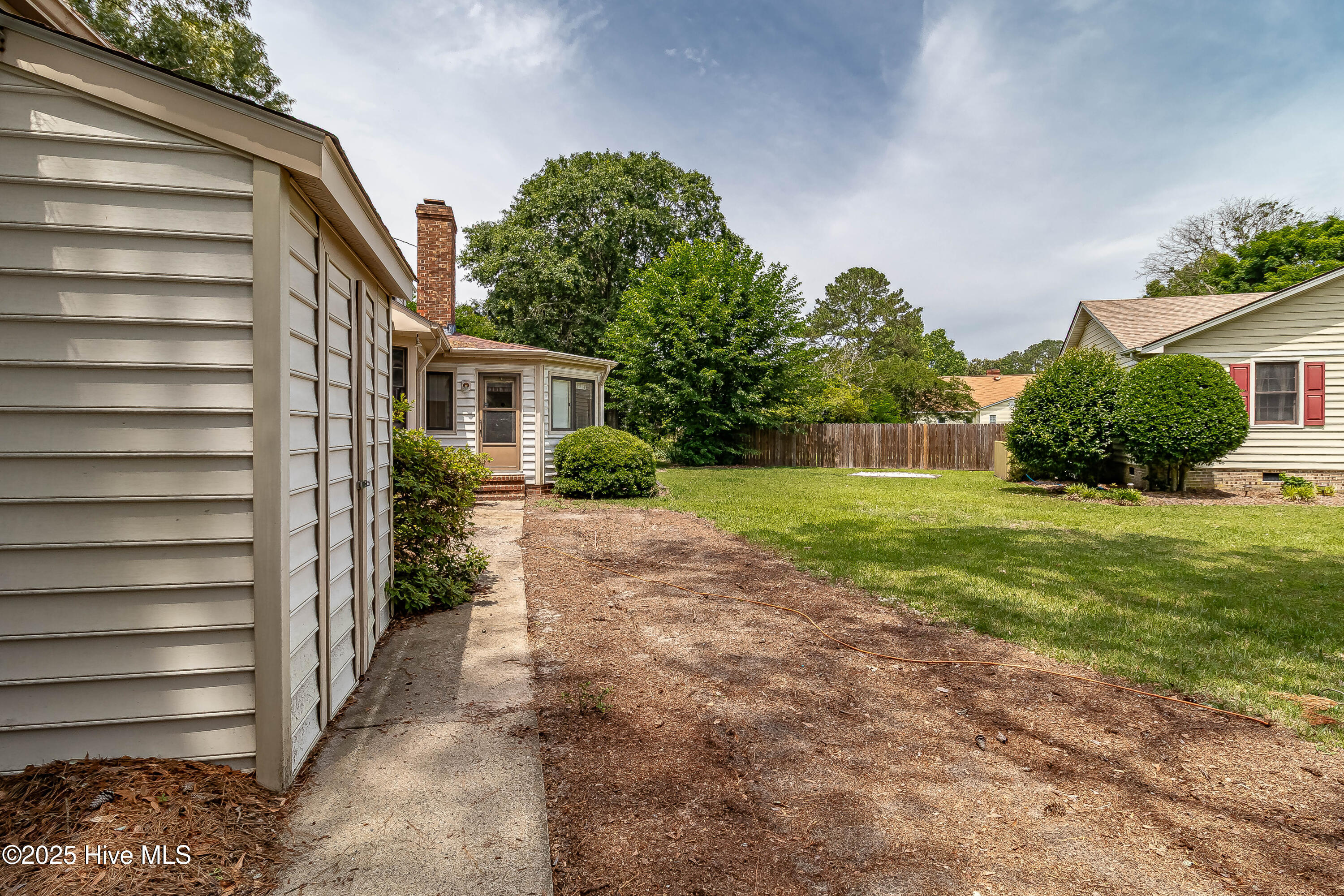 206 Maplewood Drive Property Photo 3
