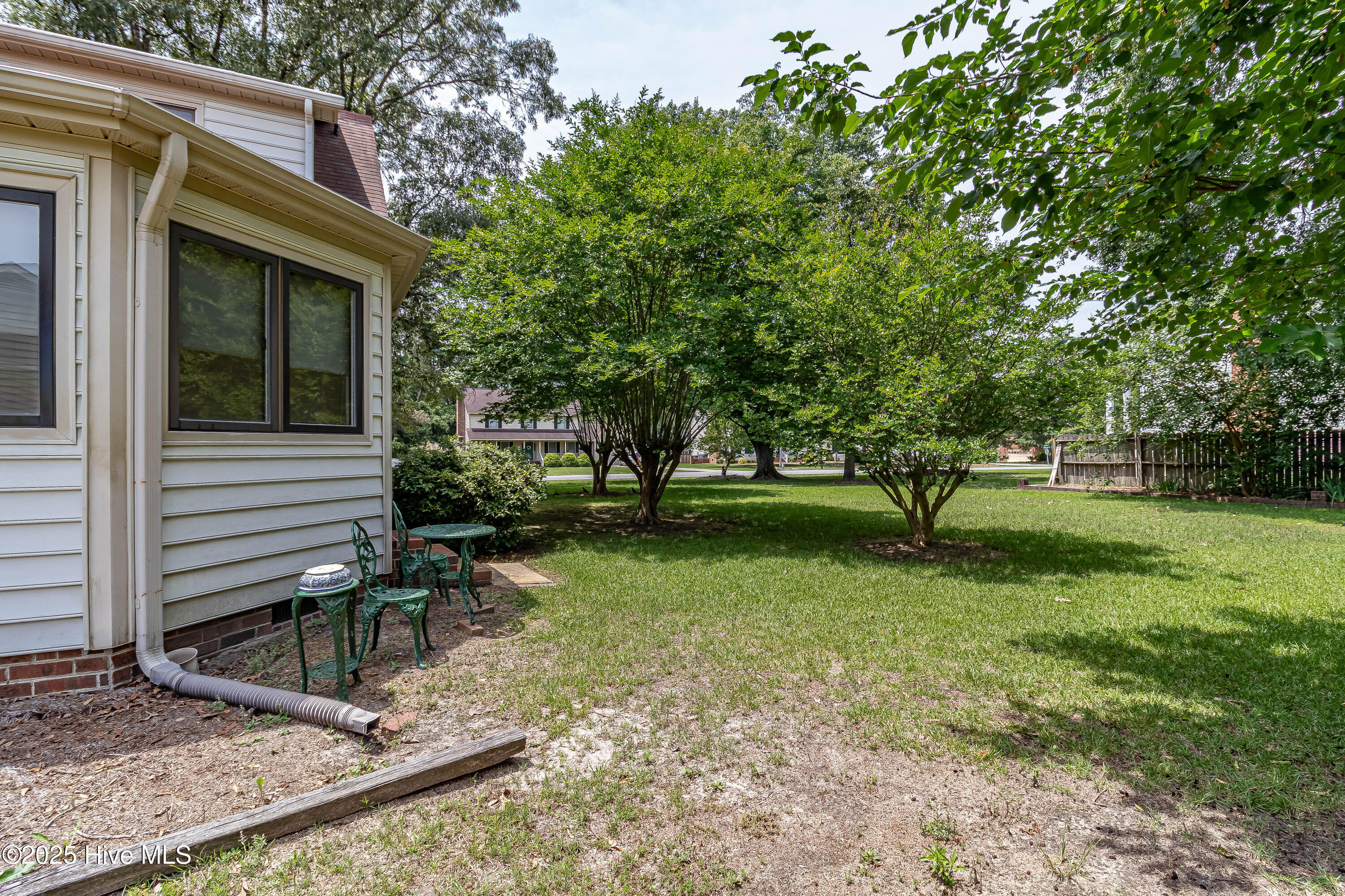 206 Maplewood Drive Property Photo 5