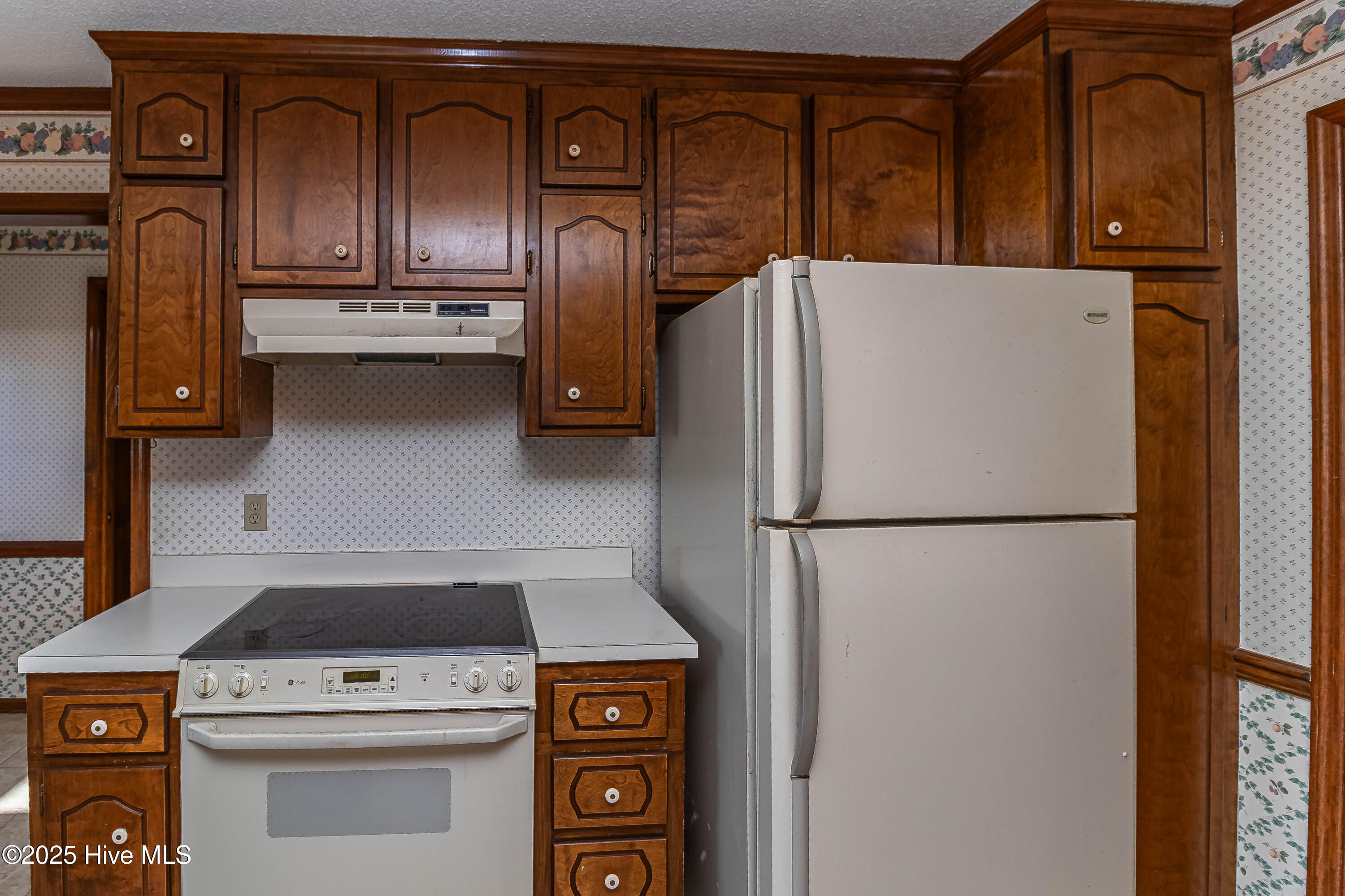 206 Maplewood Drive Property Photo 12