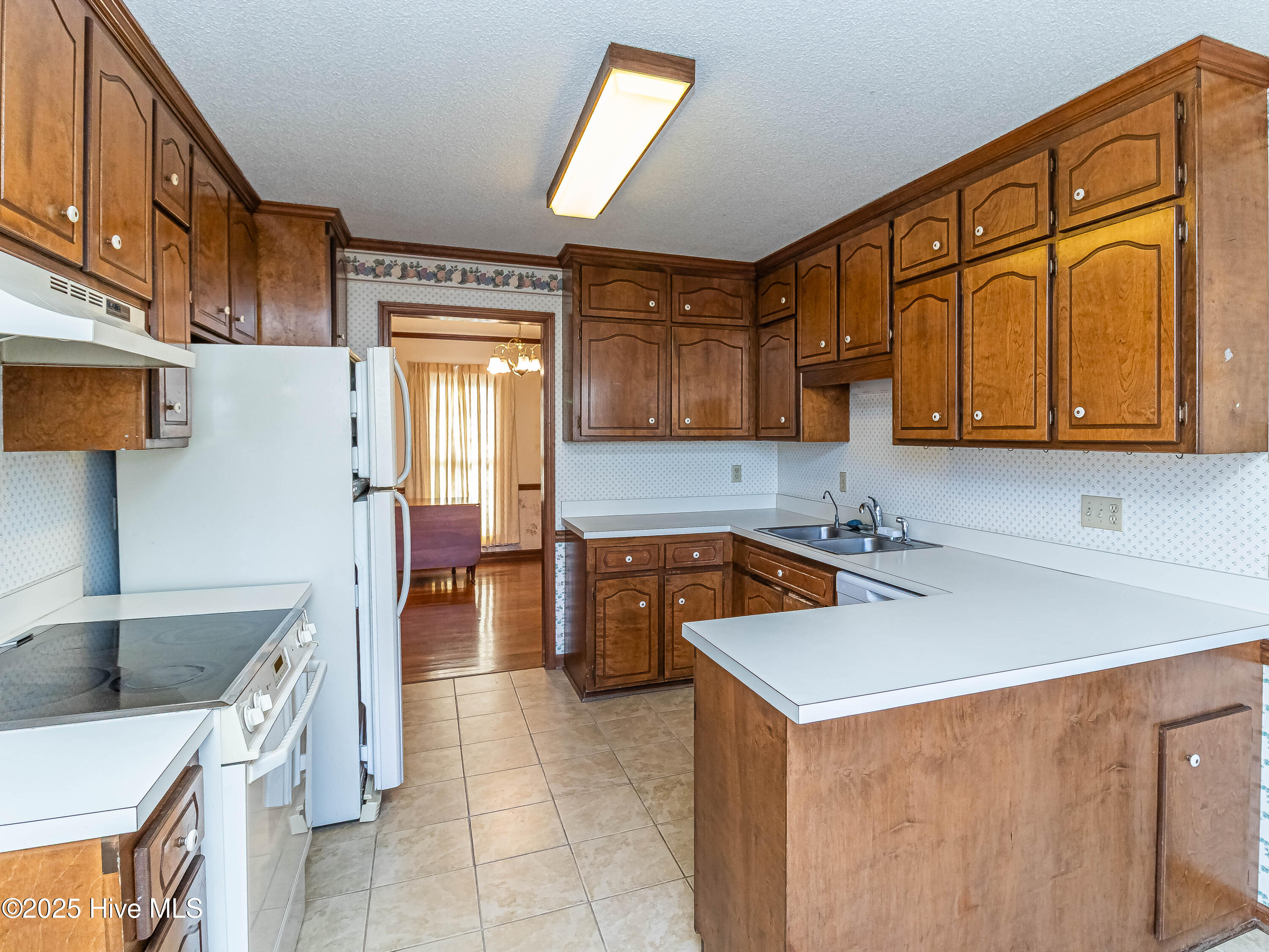 206 Maplewood Drive Property Photo 14