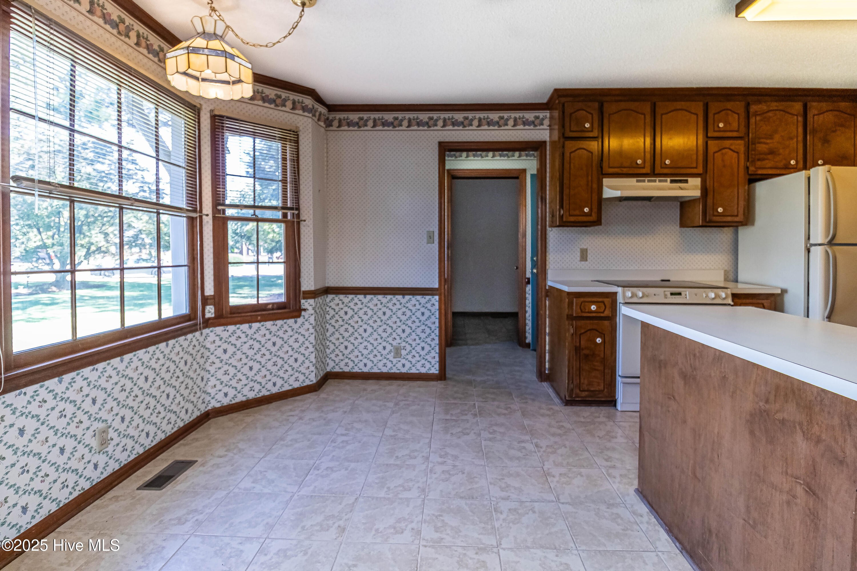 206 Maplewood Drive Property Photo 16