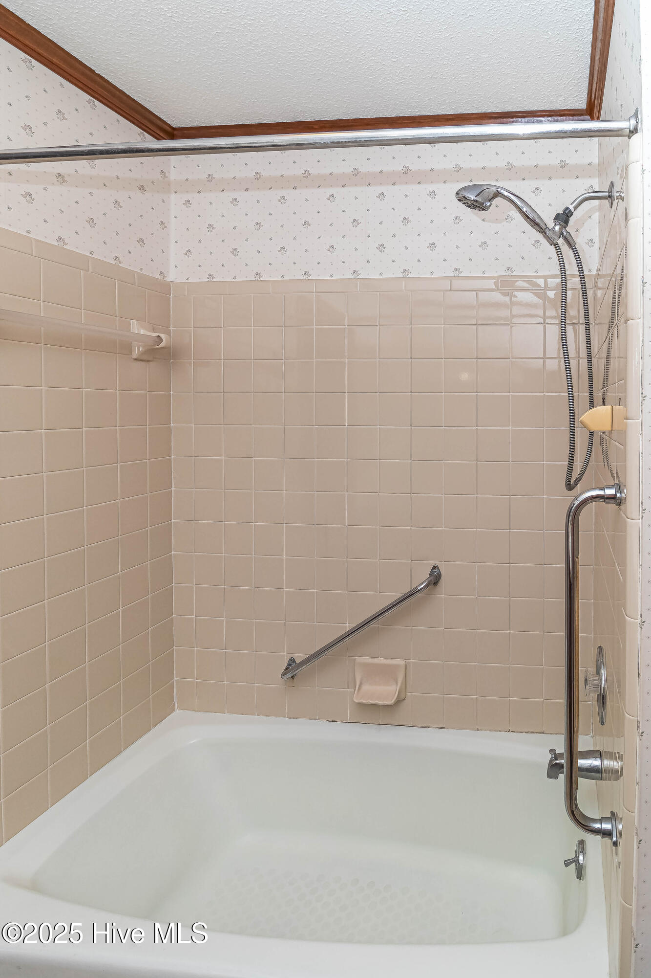206 Maplewood Drive Property Photo 25