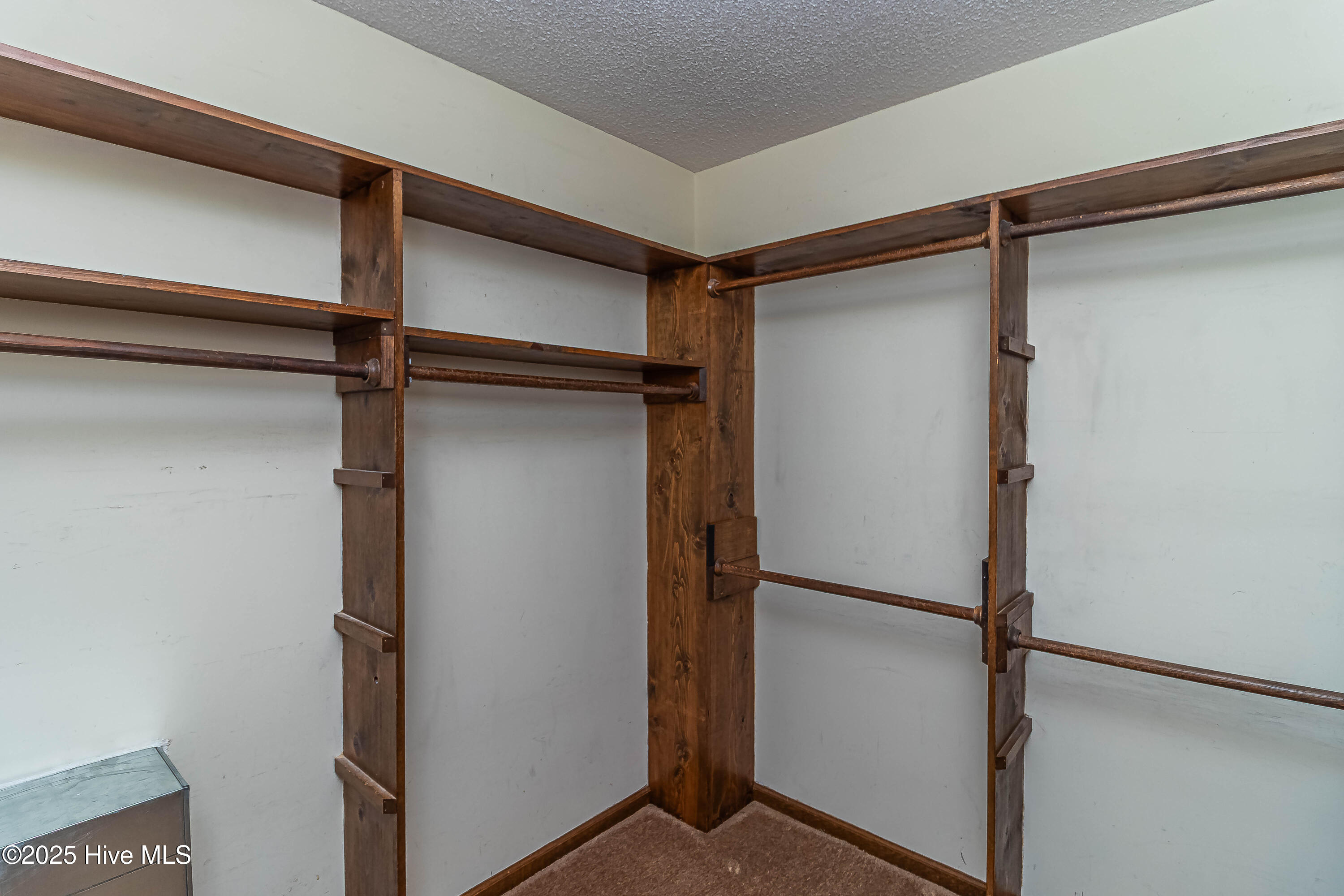 206 Maplewood Drive Property Photo 27