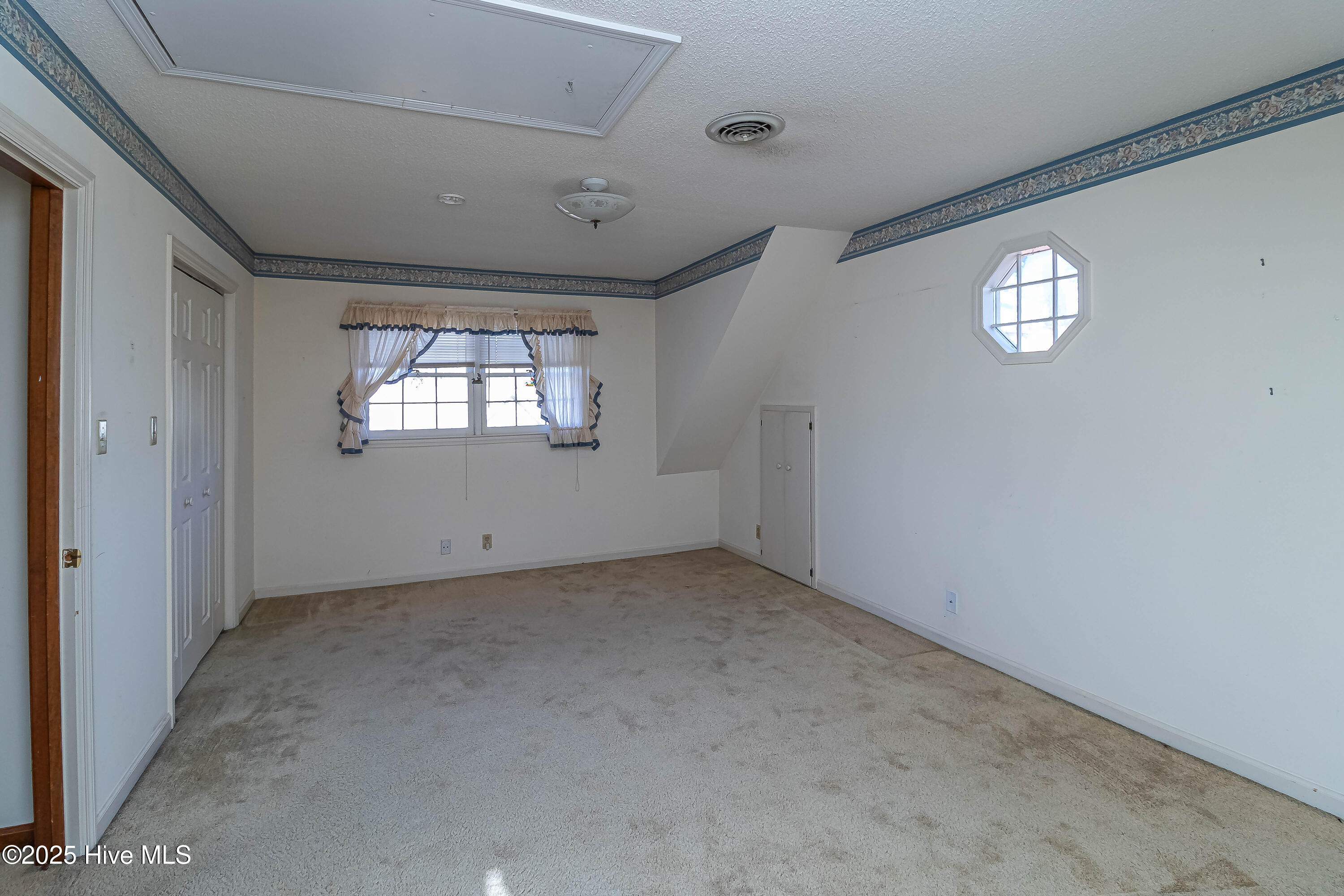 206 Maplewood Drive Property Photo 31