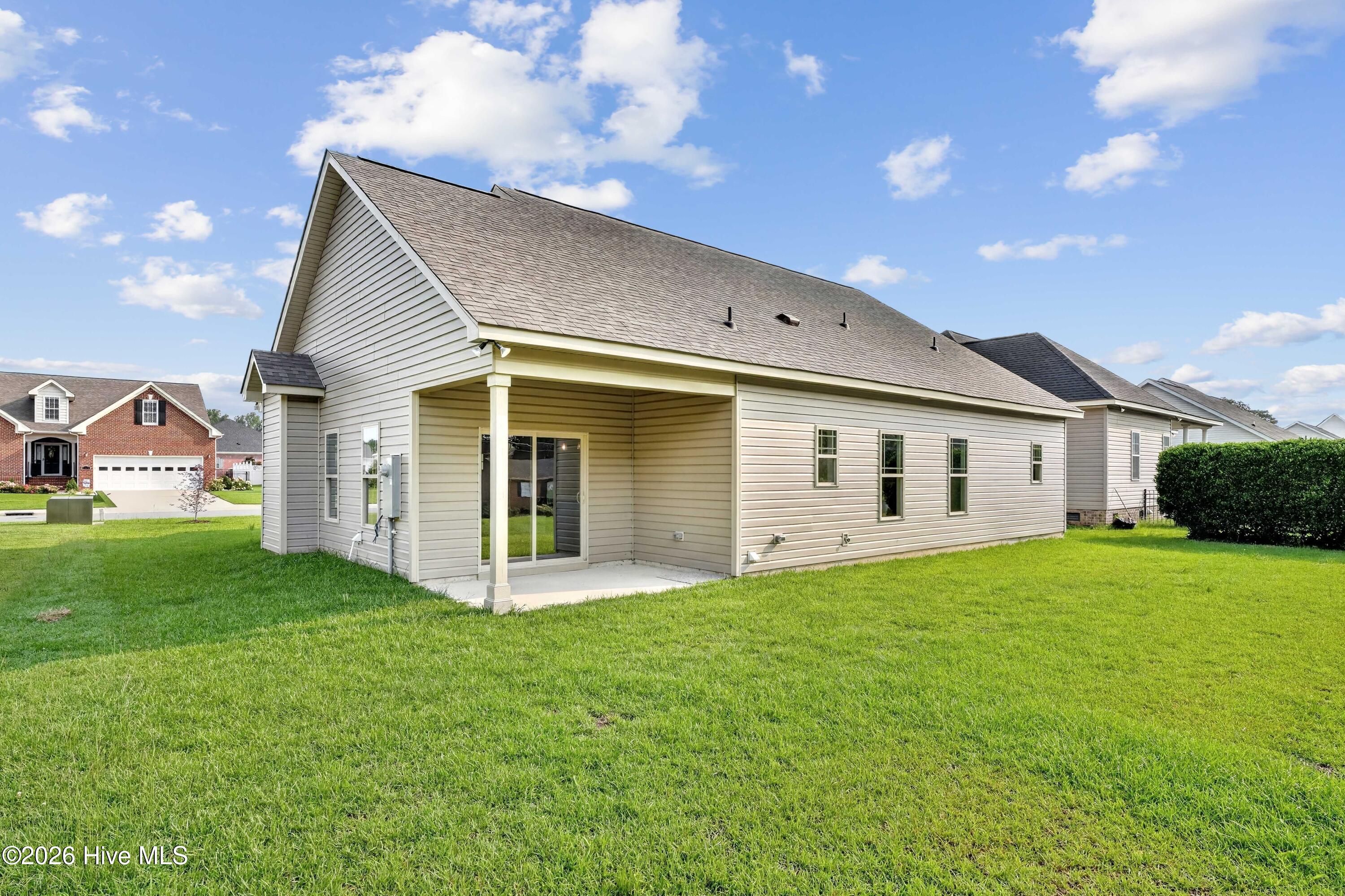 104 Kingston Circle Property Photo 6