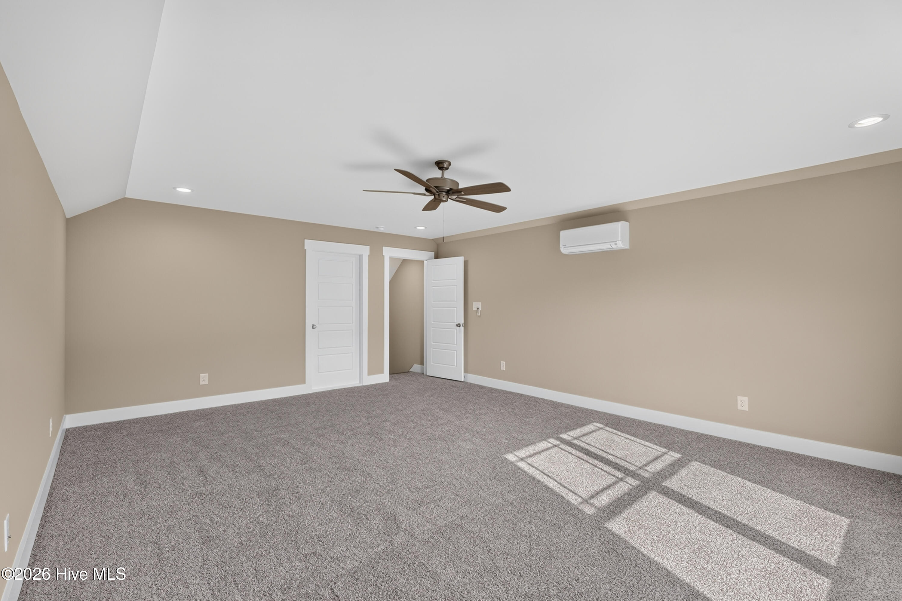 104 Kingston Circle Property Photo 29