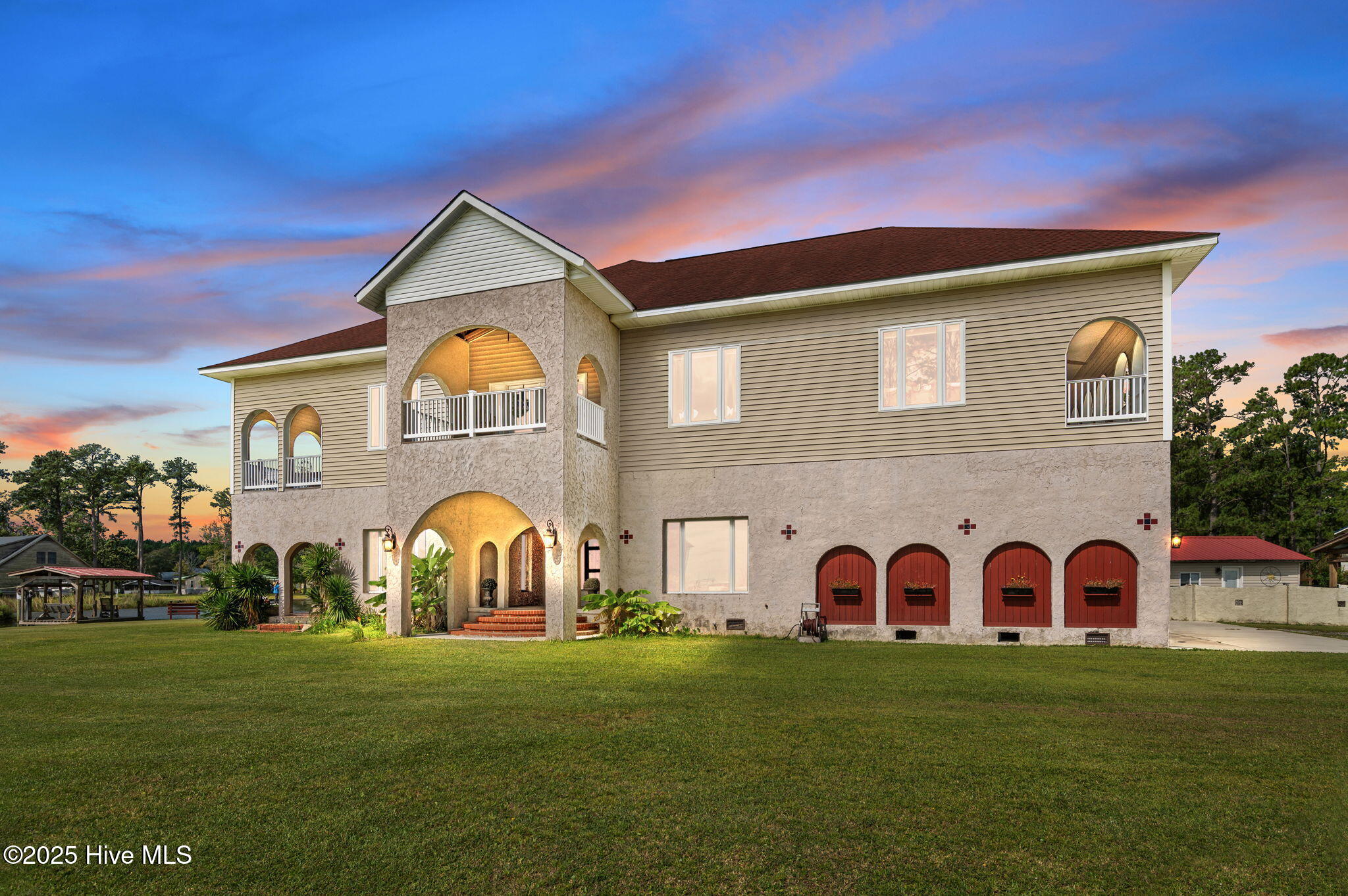 84 Beach Road Property Photo 1