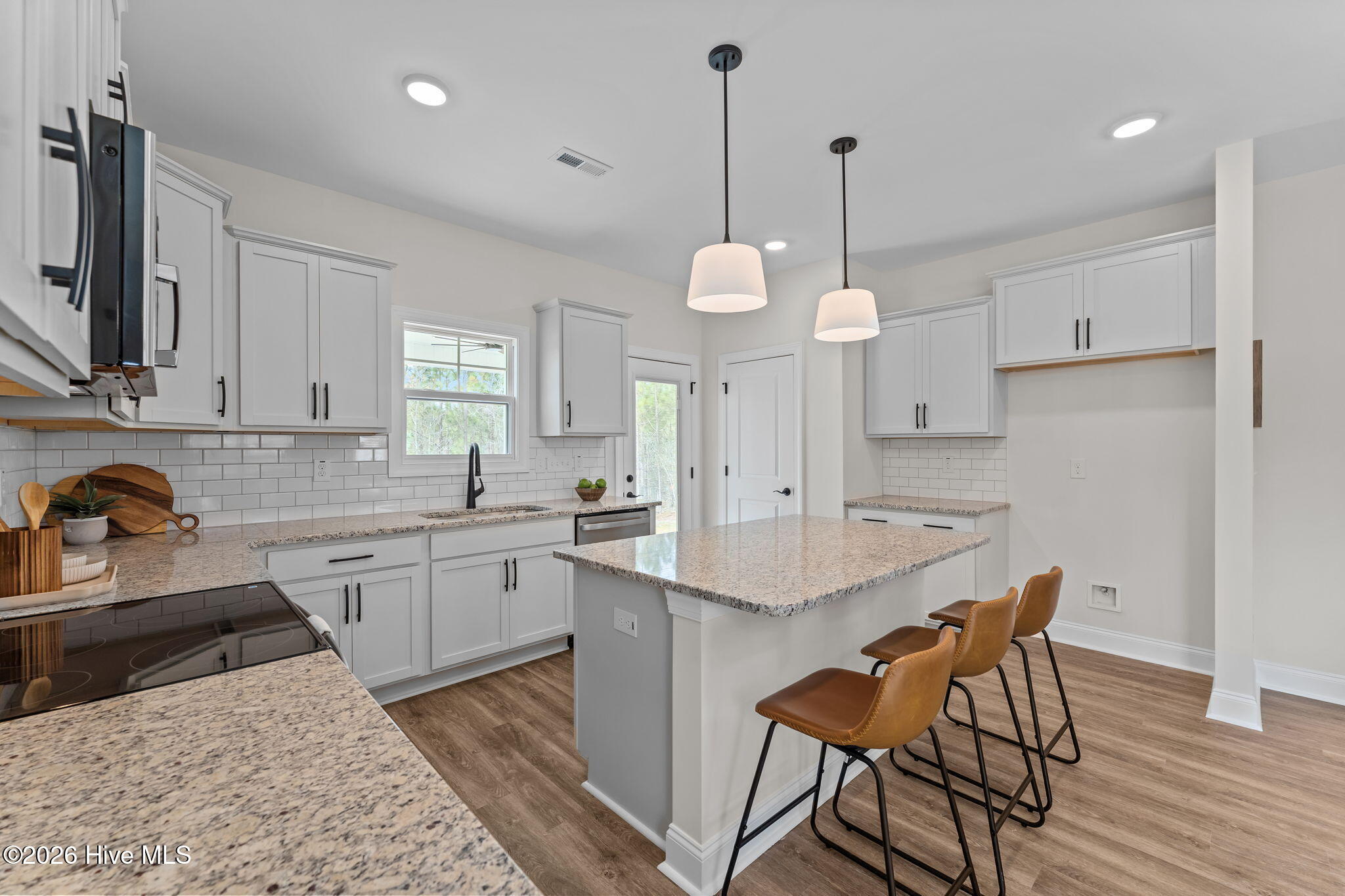 1001 Ivory Lane Property Photo 10