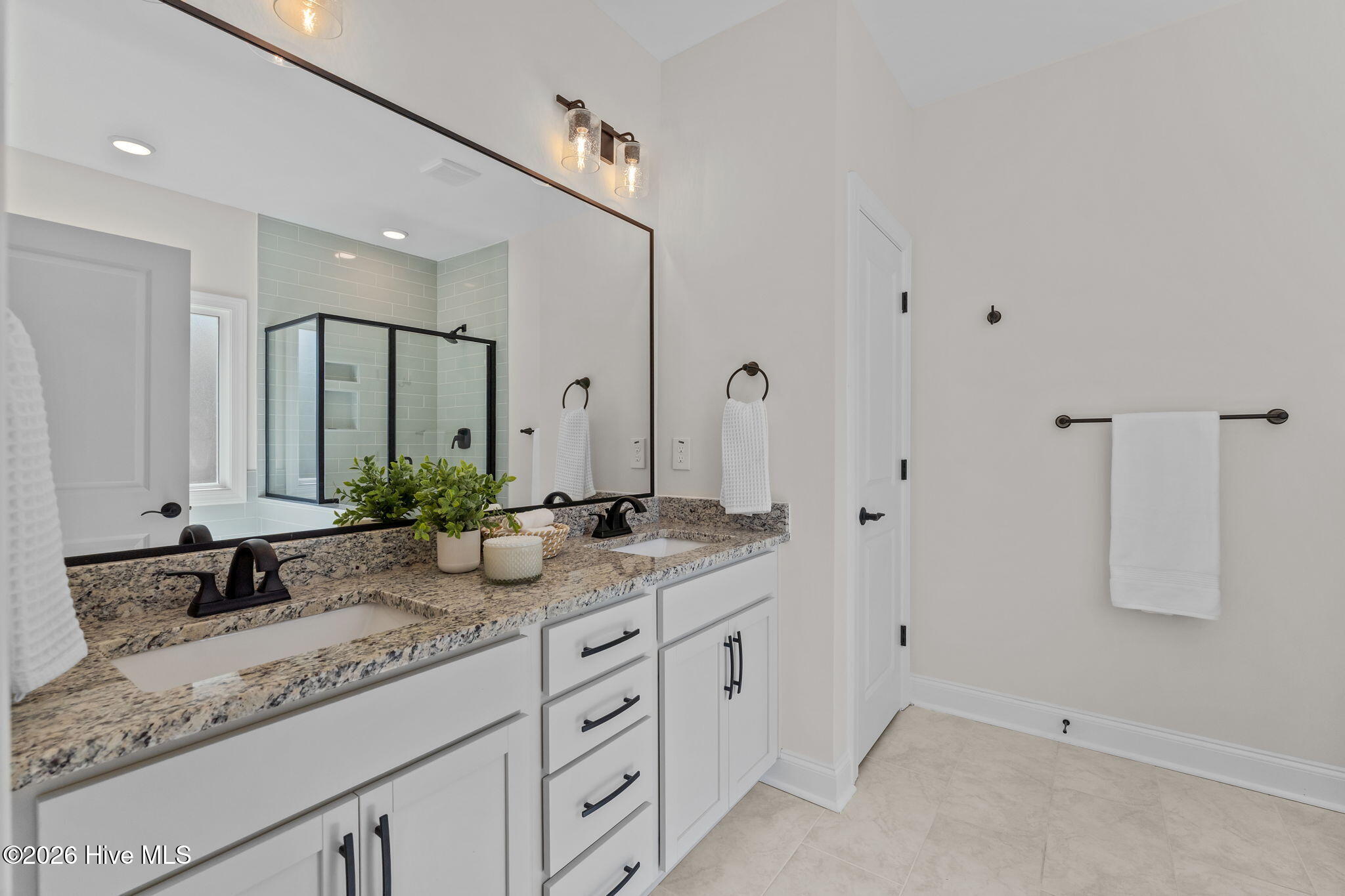 1001 Ivory Lane Property Photo 14