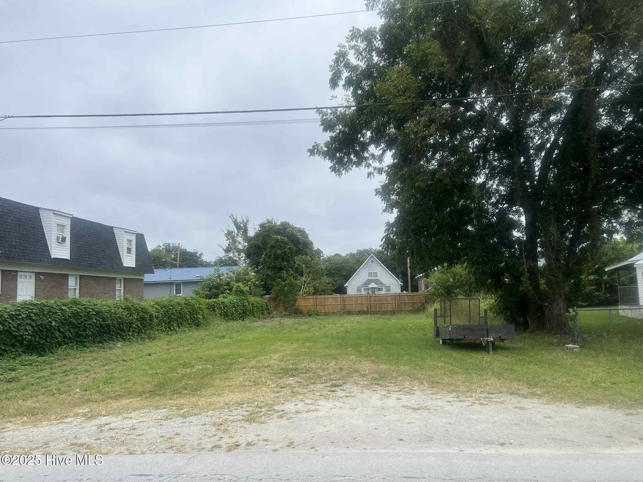 724 Oak Street Property Photo 1