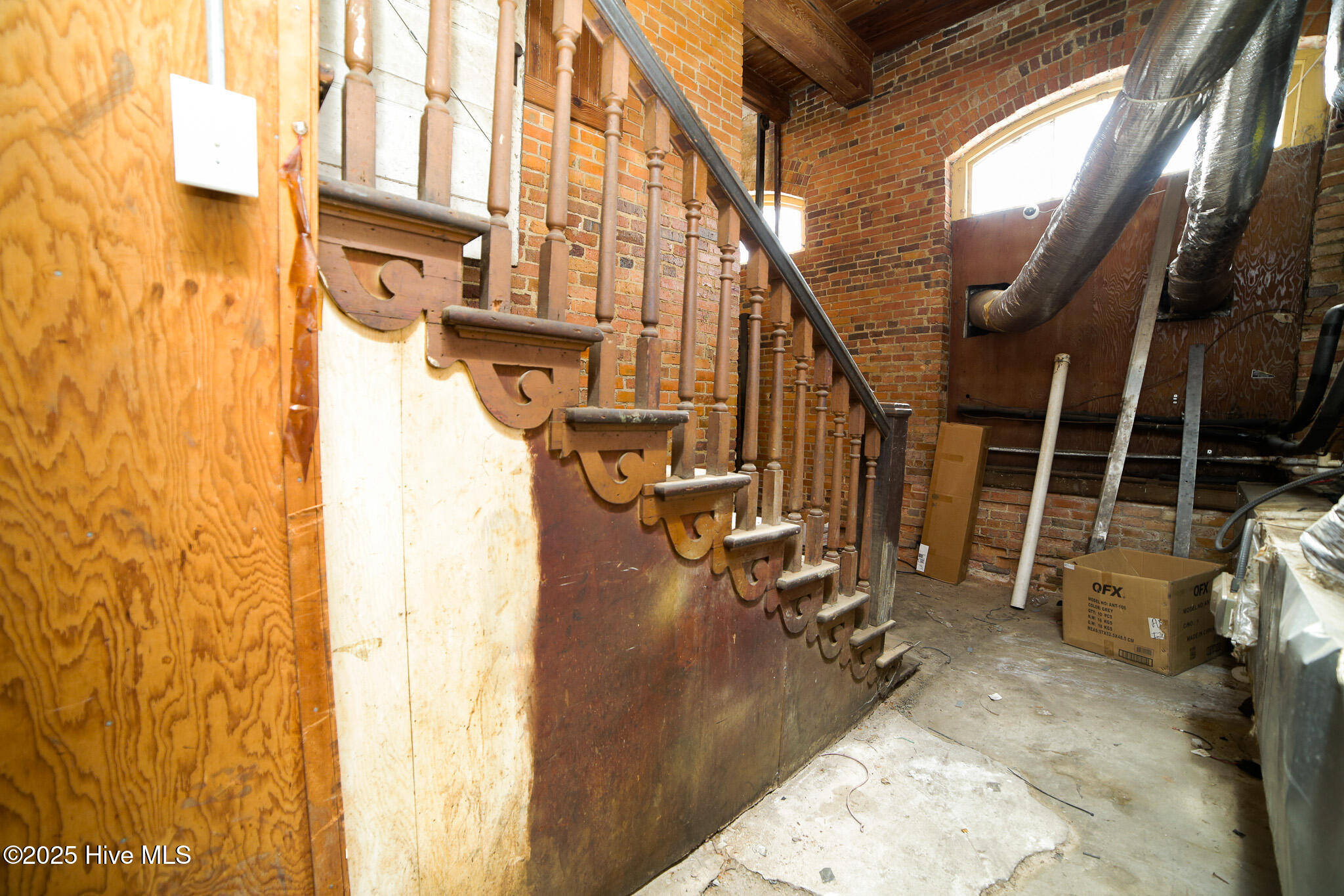 100 Railroad Street Property Photo 37