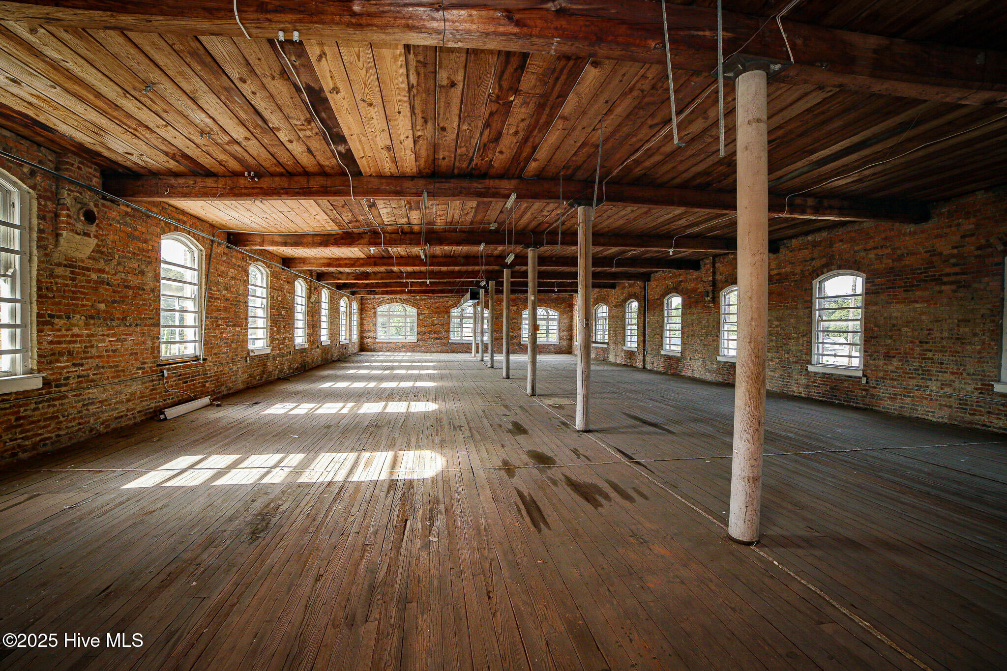 100 Railroad Street Property Photo 43