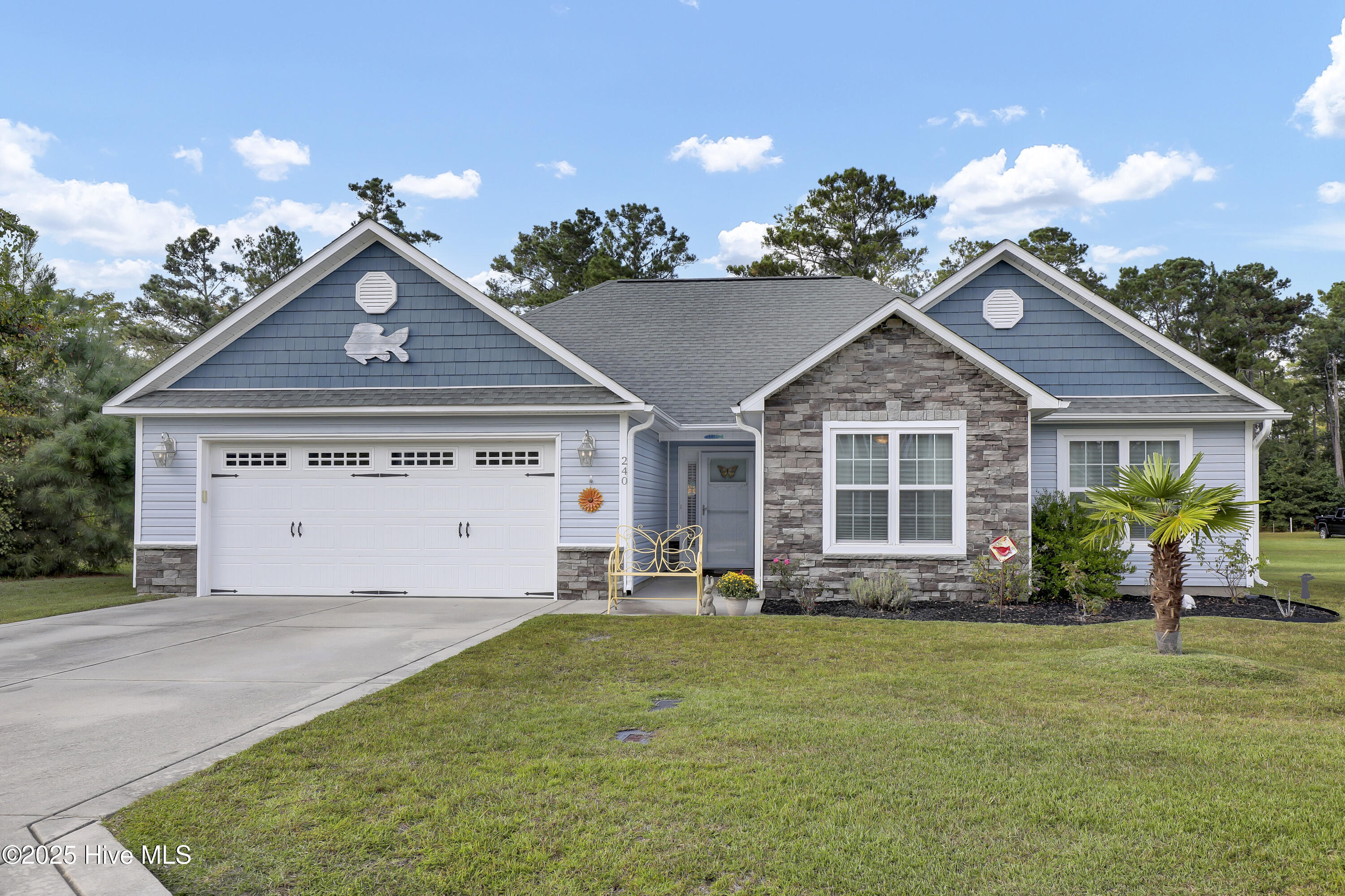 240 W Huckleberry Way Property Photo 1