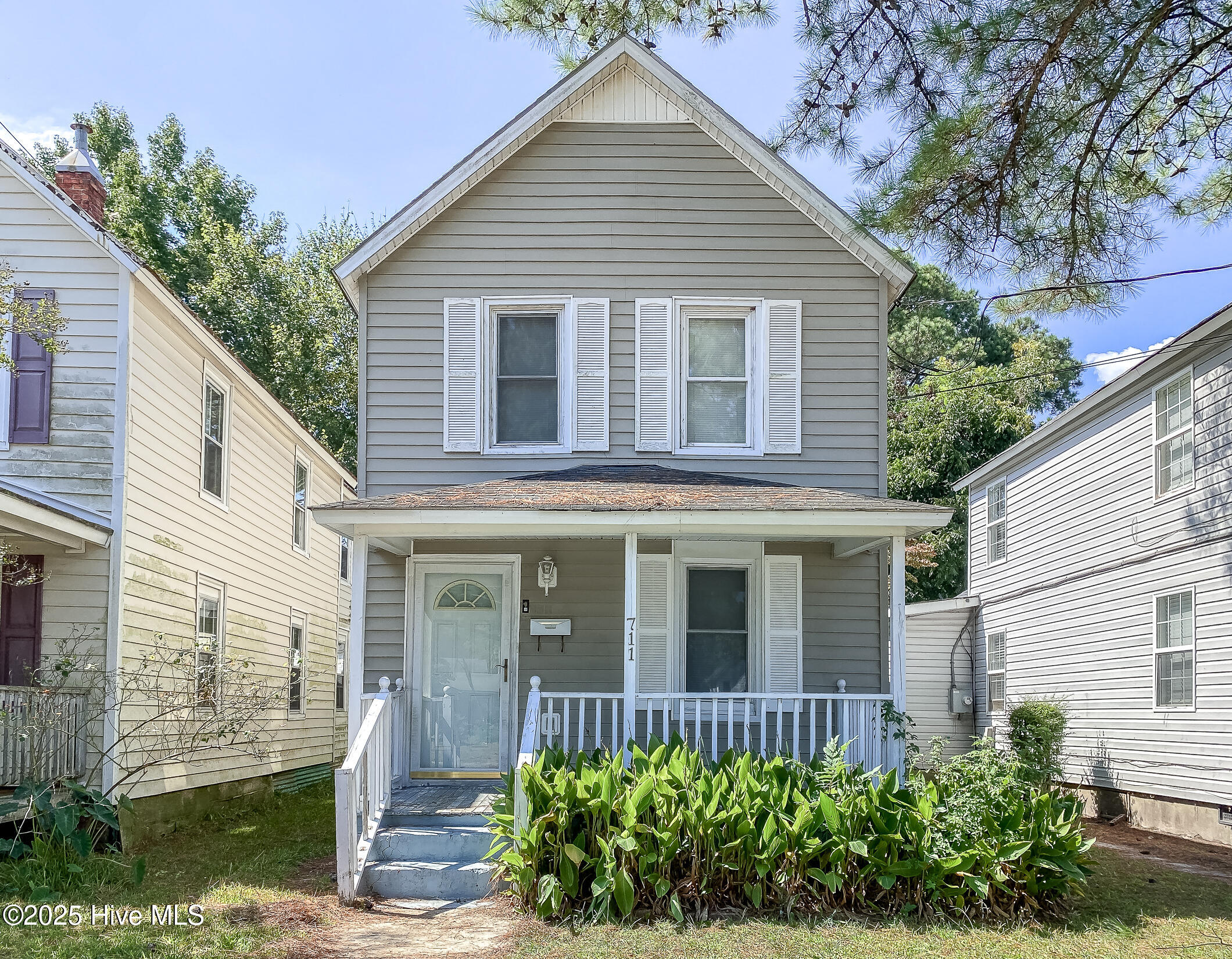 711 Parsonage Street Property Photo 1