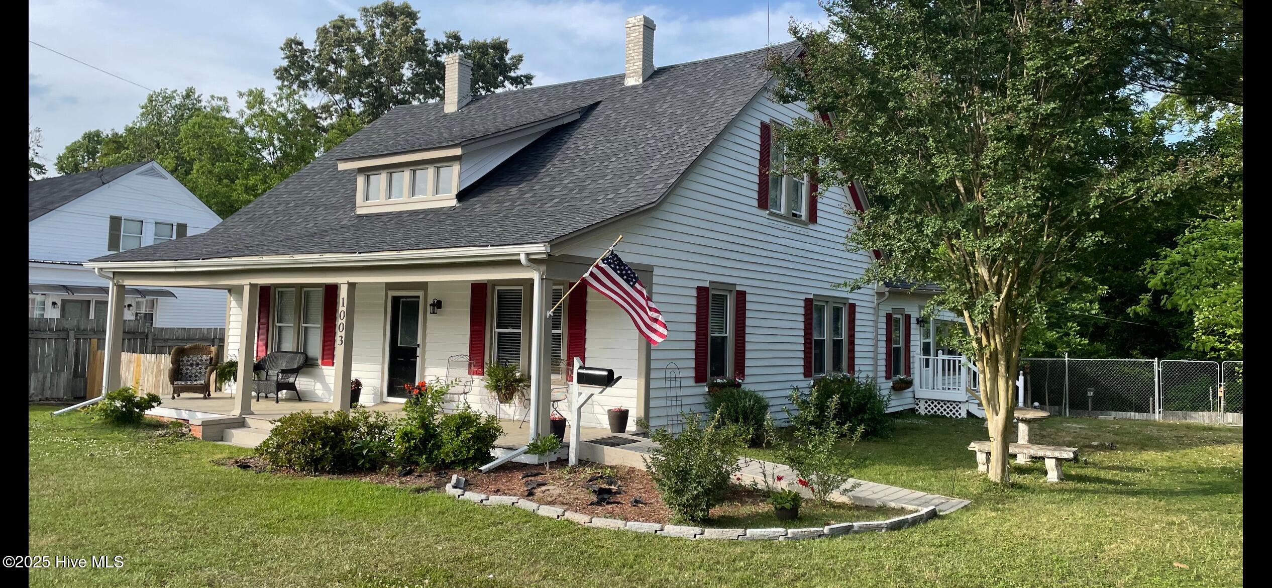 1003 N King Street Property Photo 1