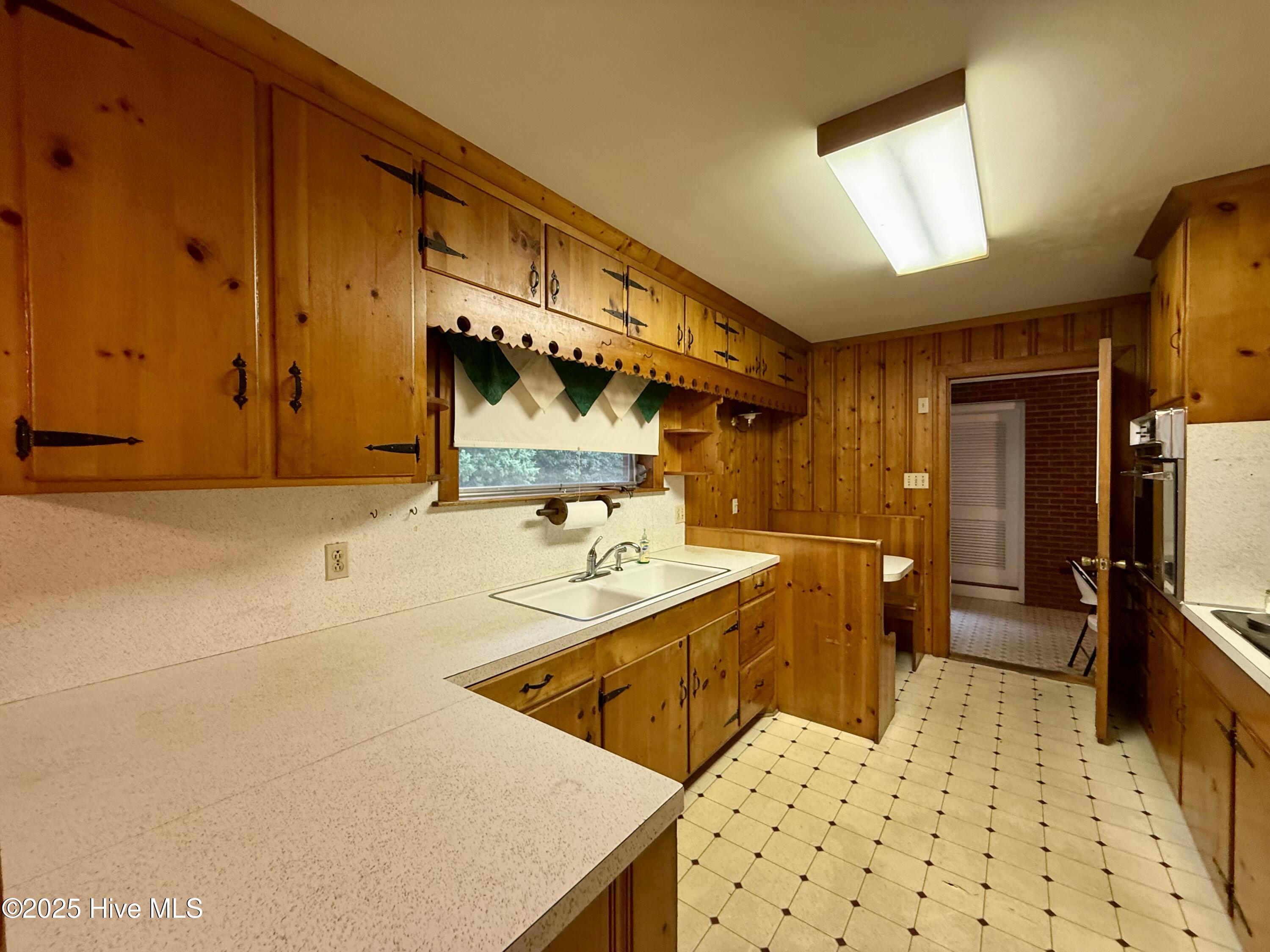 102 Long Ridge Road Property Photo 15