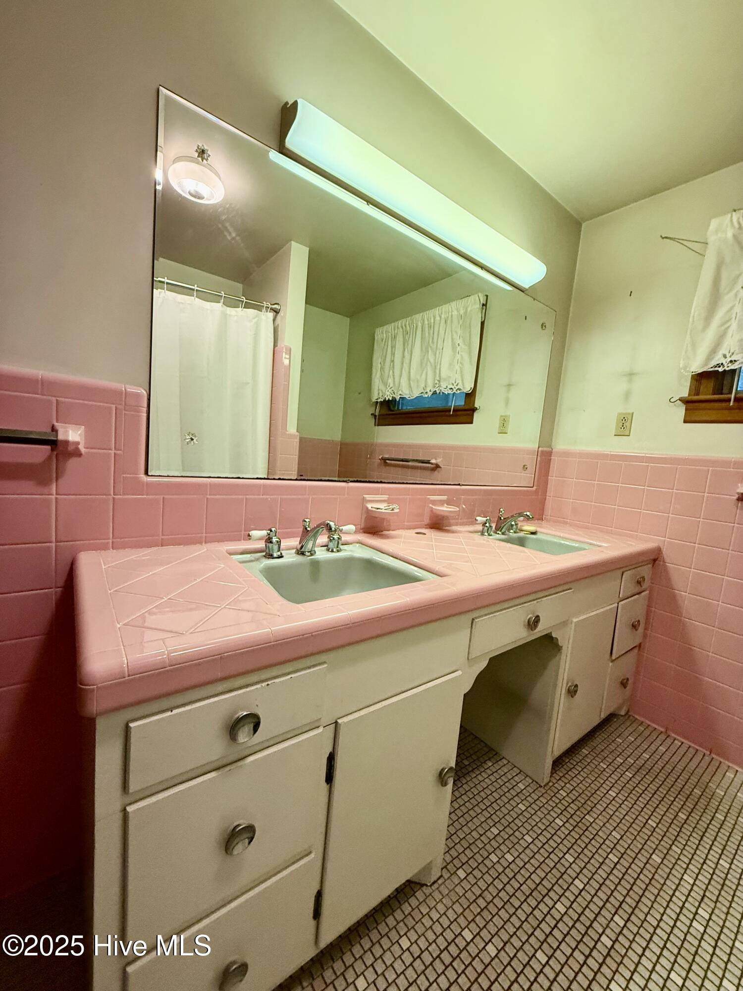 102 Long Ridge Road Property Photo 25