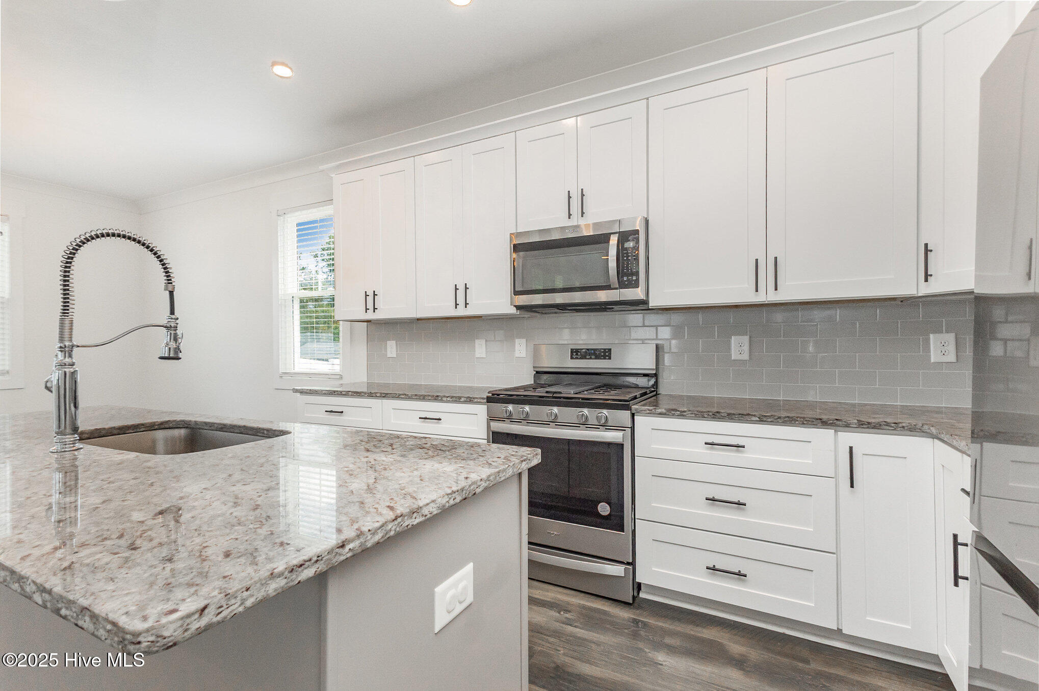 51 Buckstone Place Property Photo 6