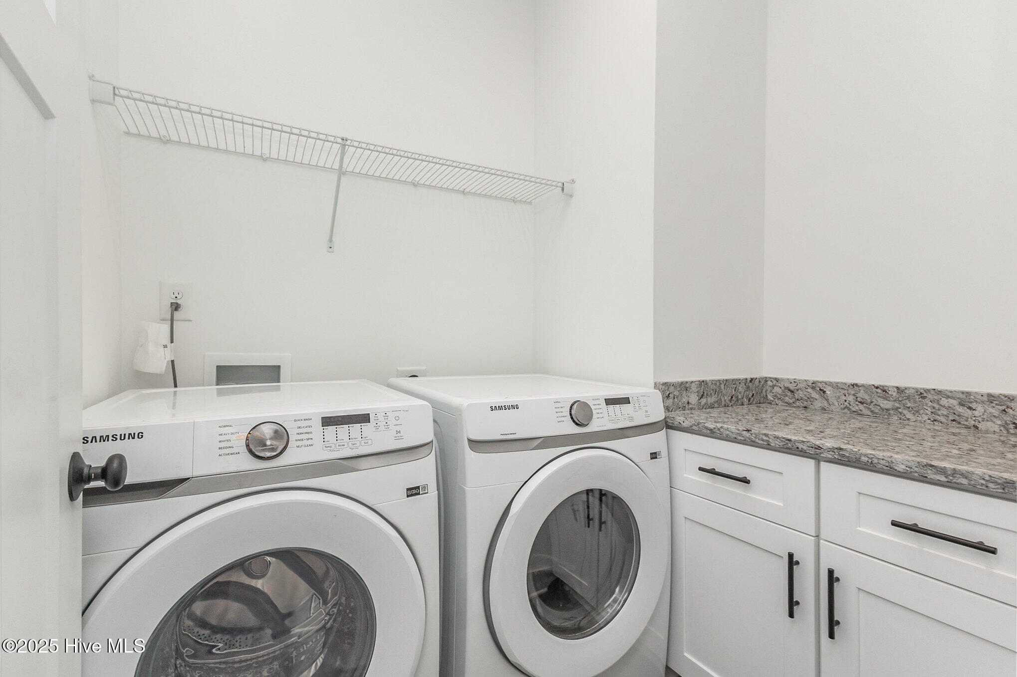 51 Buckstone Place Property Photo 16