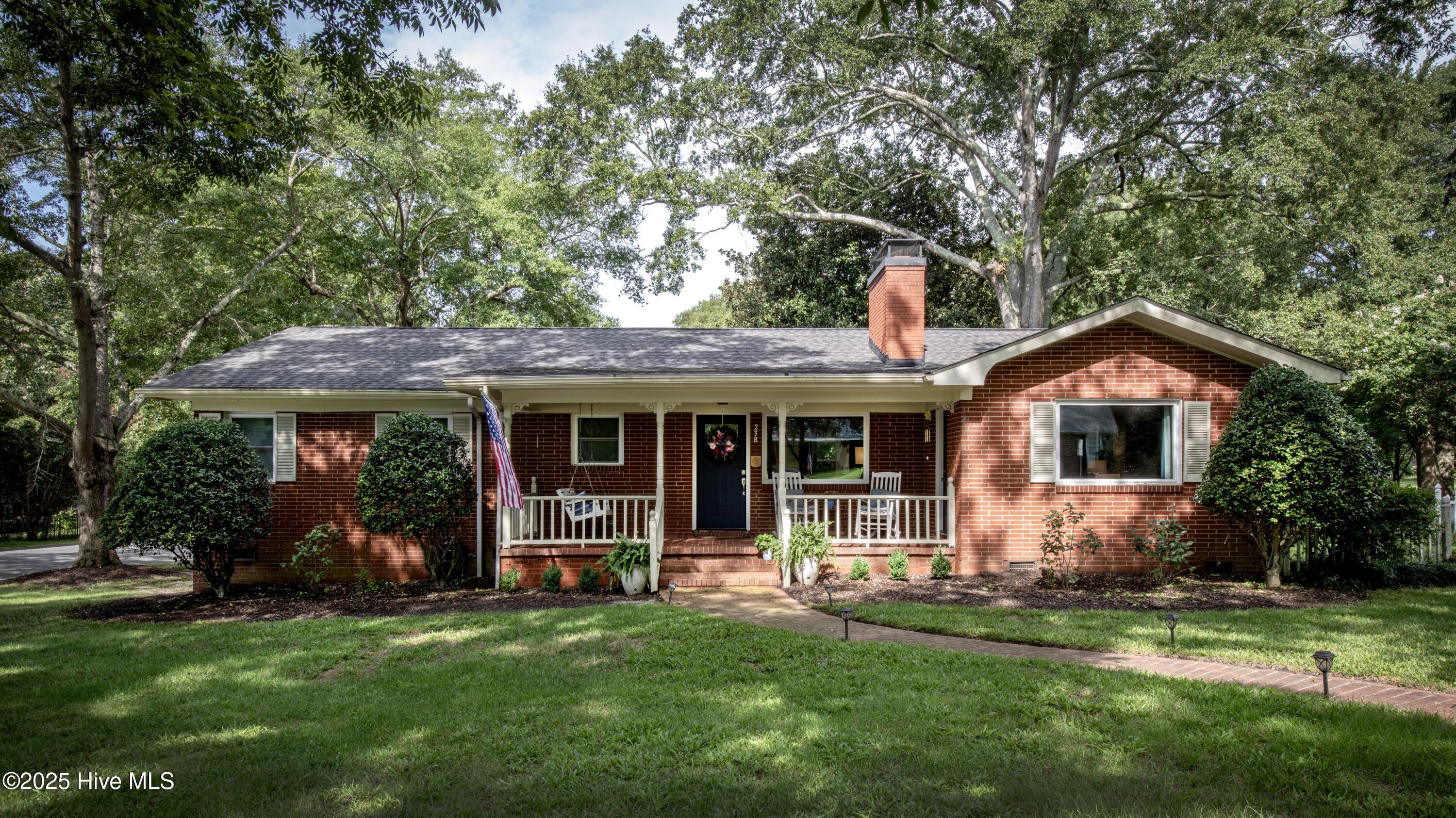 238 S Main Street Property Photo 1