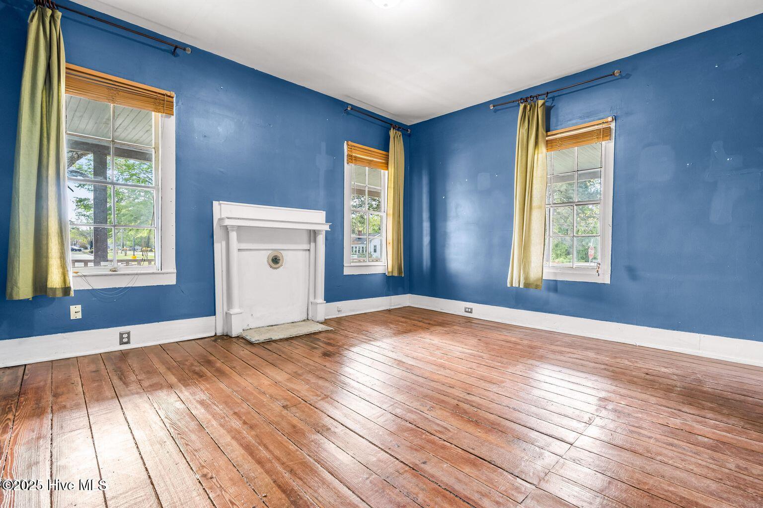 107 Church Street E Property Photo 16